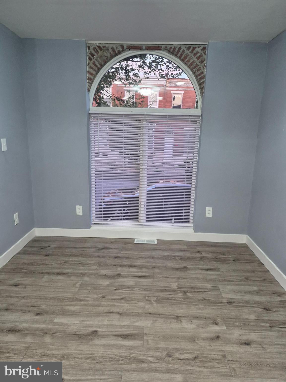 BROADWAY EAST - Residential