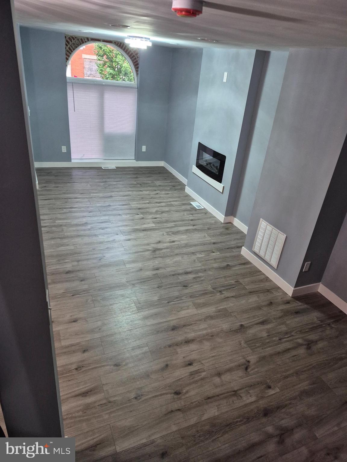 BROADWAY EAST - Residential