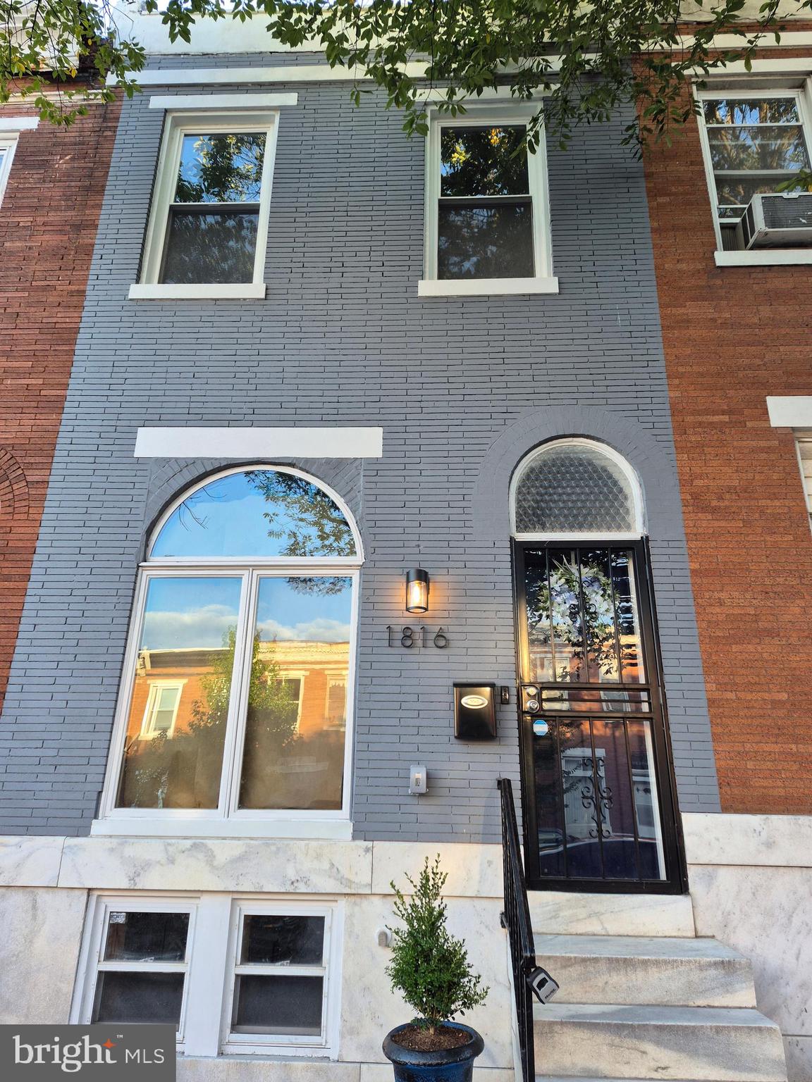 BROADWAY EAST - Residential