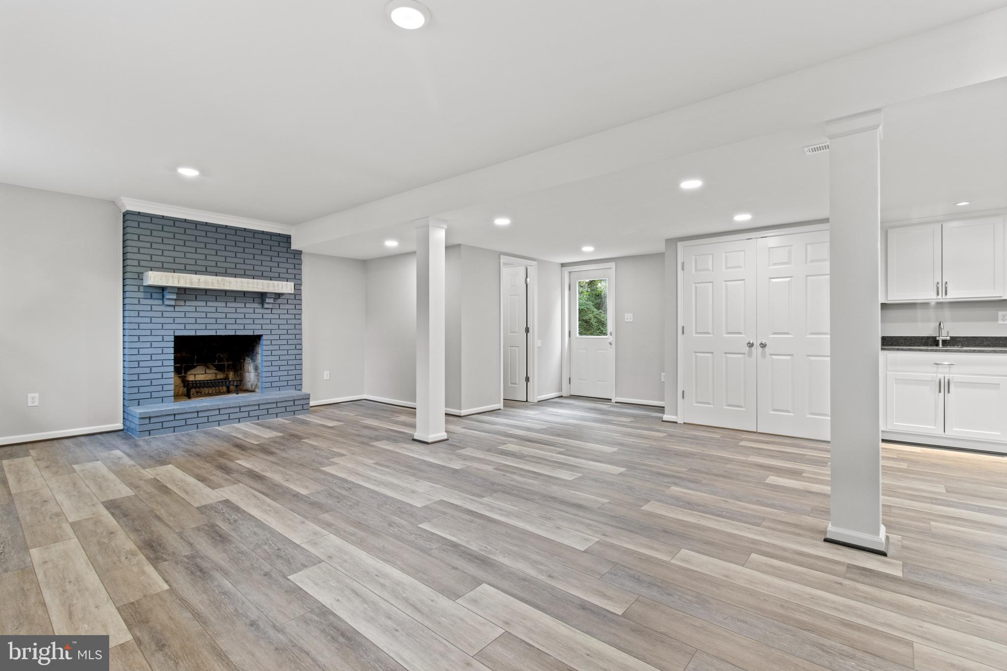 LONG POINT ON THE MAGOTHY - Residential