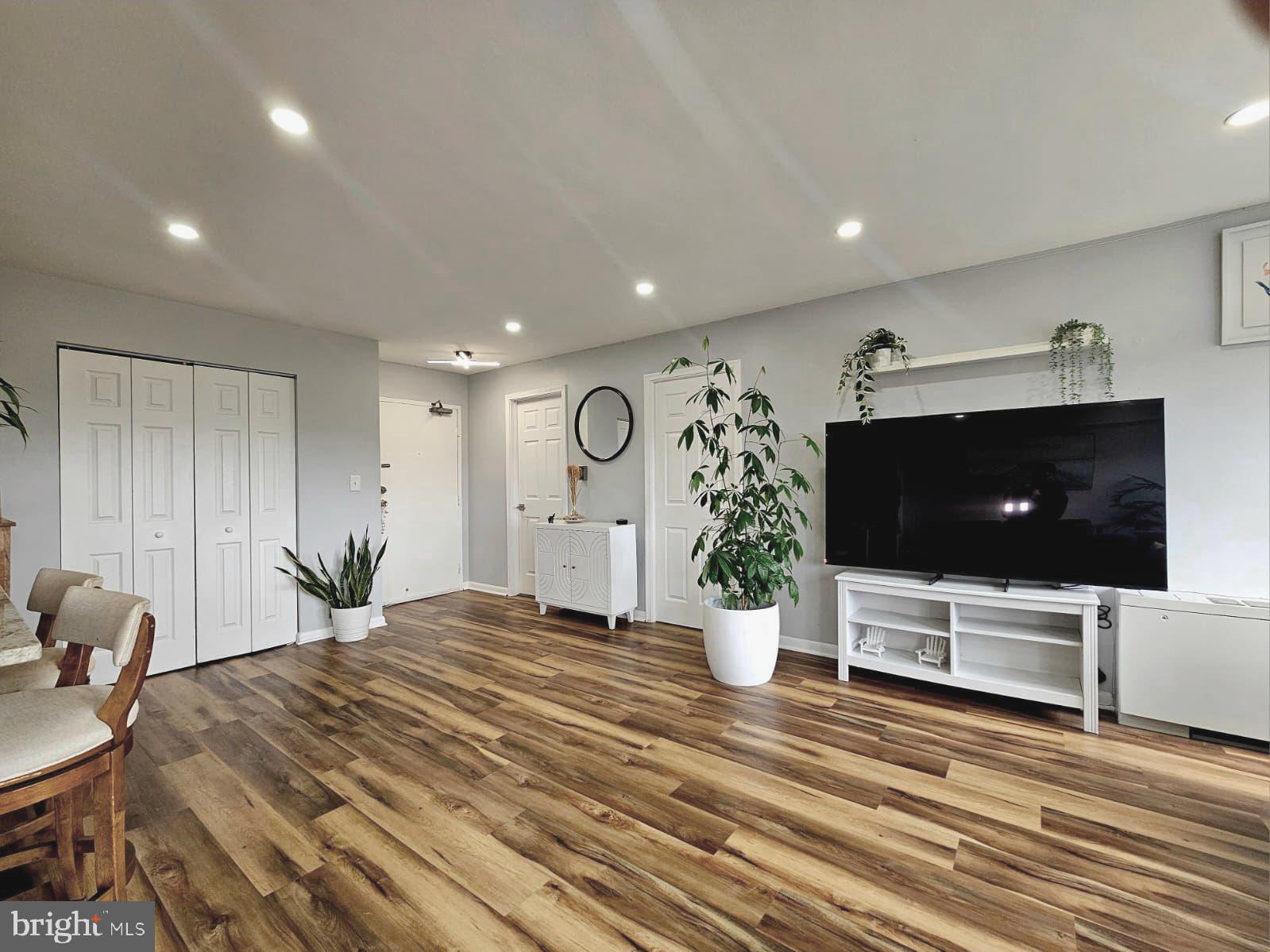 6641 WAKEFIELD DRIVE 712