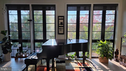 Photo of 117 Park Street NE #B, VIENNA, VA 22180 (MLS # VAFX2348280)