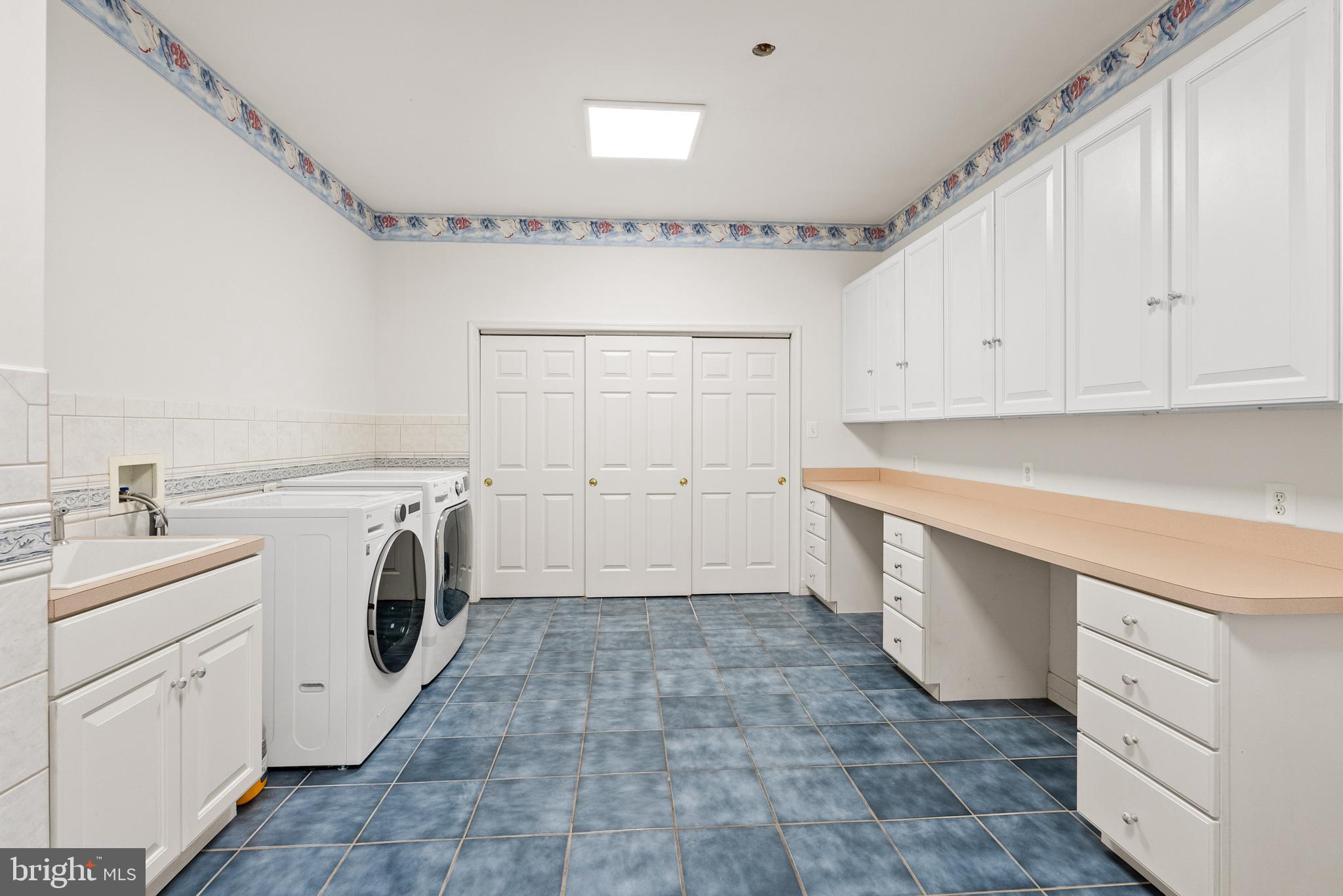 SULLY ESTATES - Residential