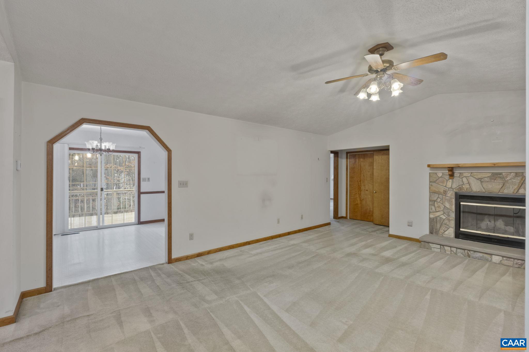 LAKE MONTICELLO - Residential