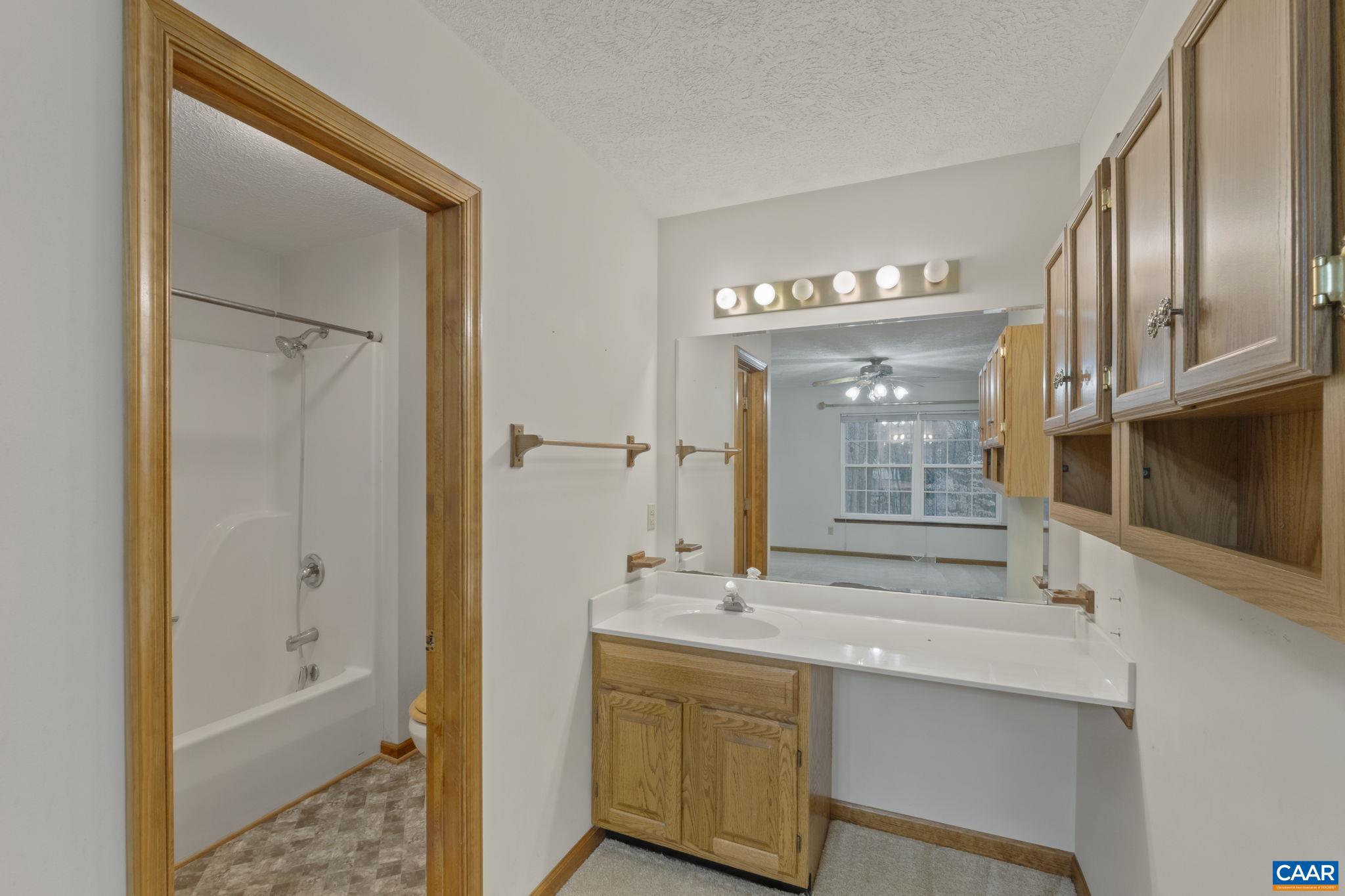 LAKE MONTICELLO - Residential