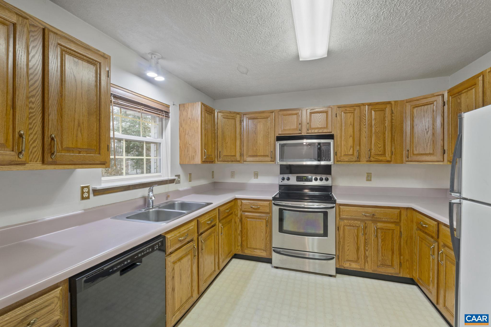 LAKE MONTICELLO - Residential