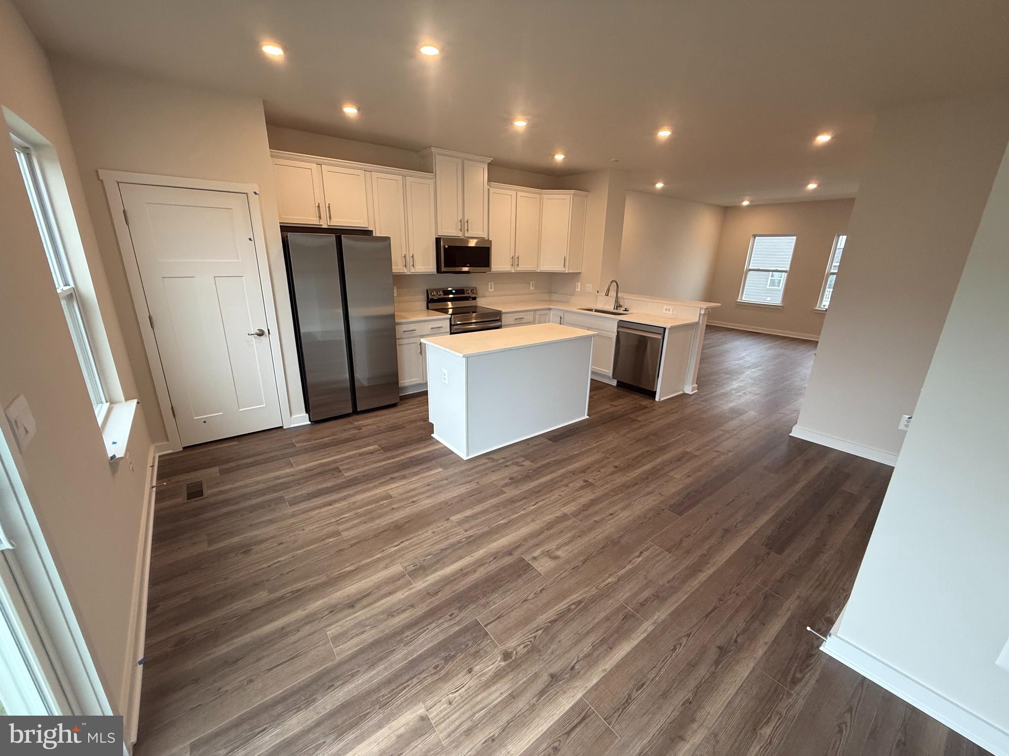 HUNTWELL WEST - Residential