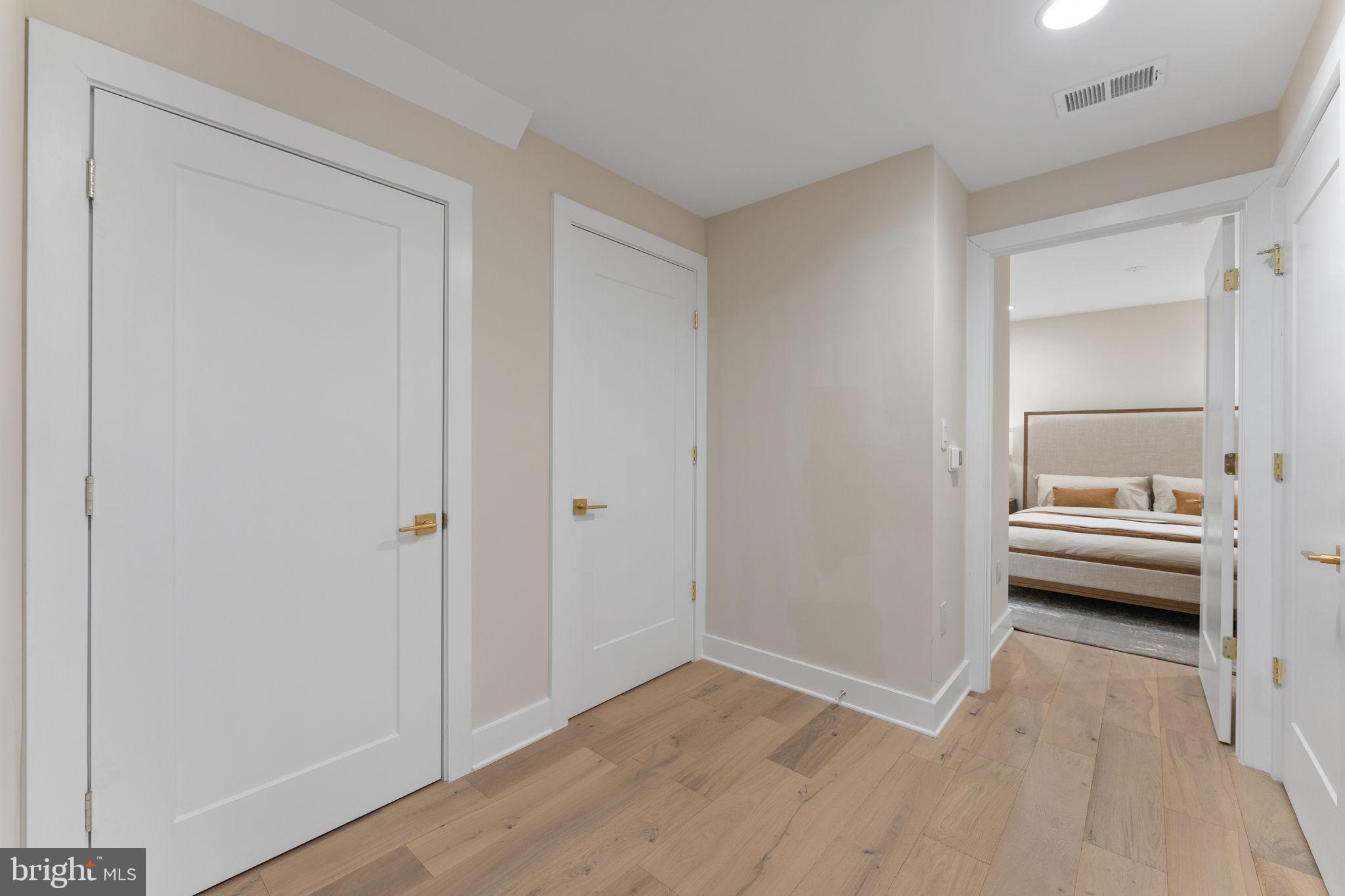 CHAIN BRIDGE - Residential