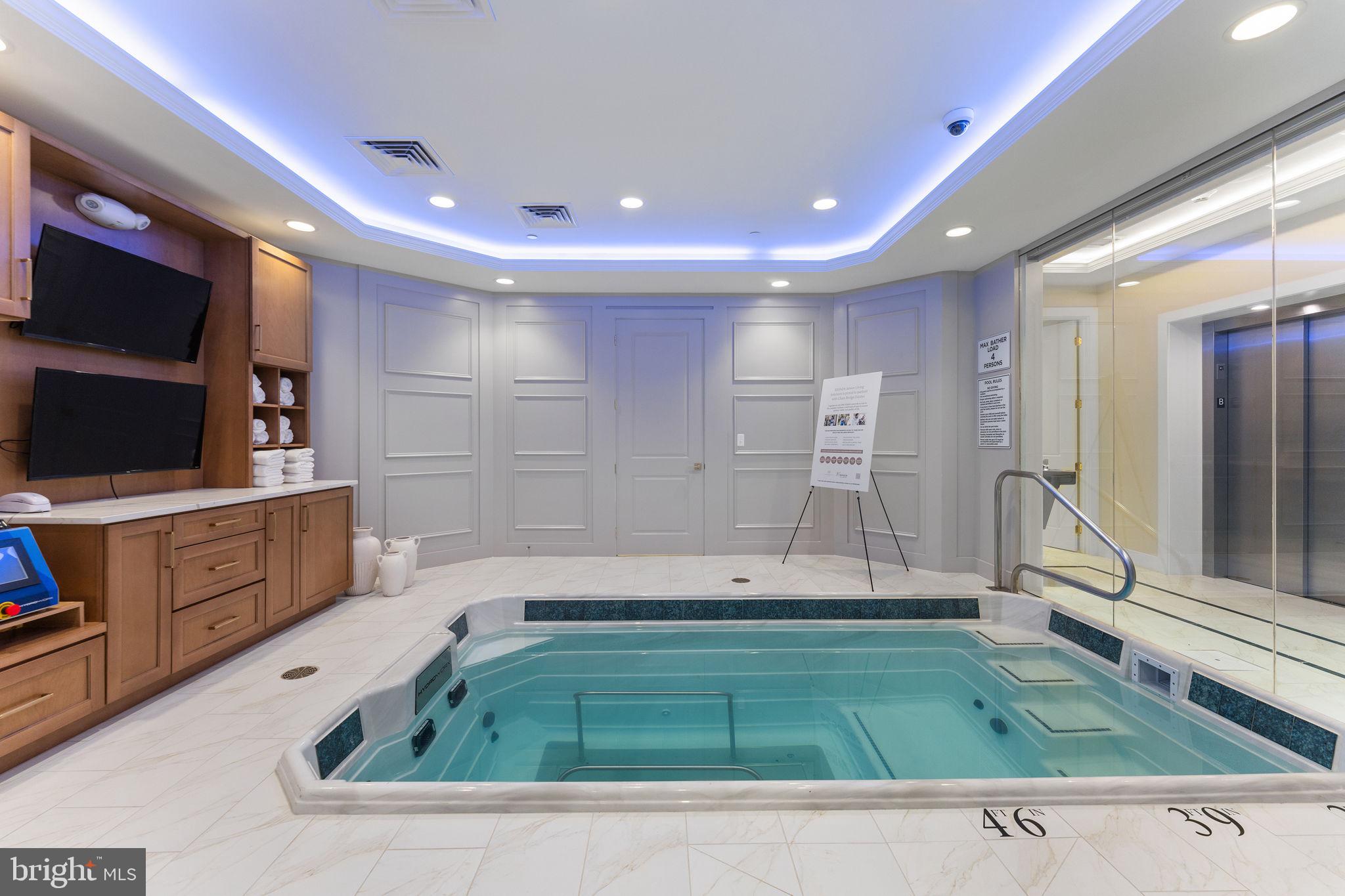 CHAIN BRIDGE - Residential