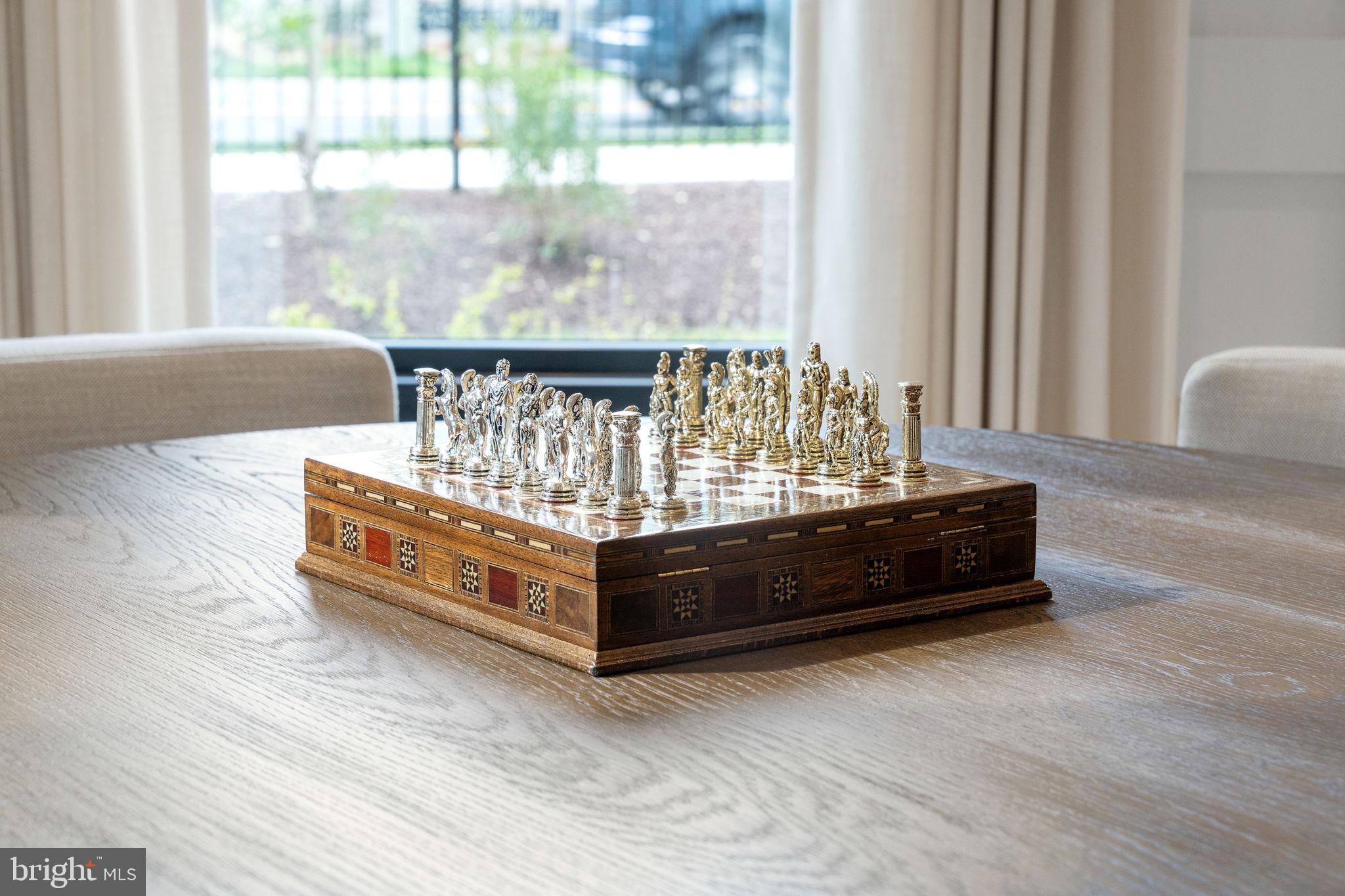 CHAIN BRIDGE - Residential