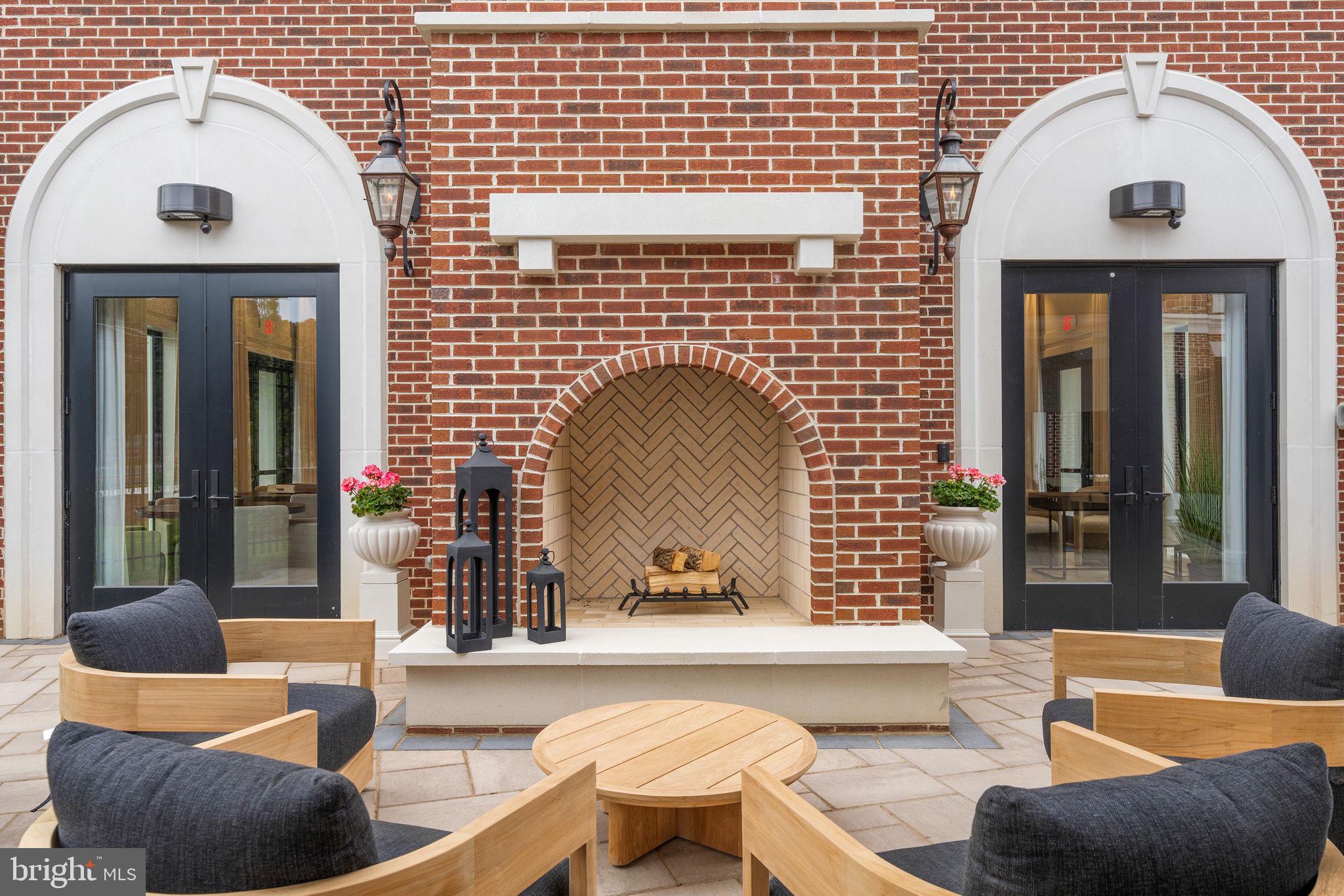 CHAIN BRIDGE - Residential