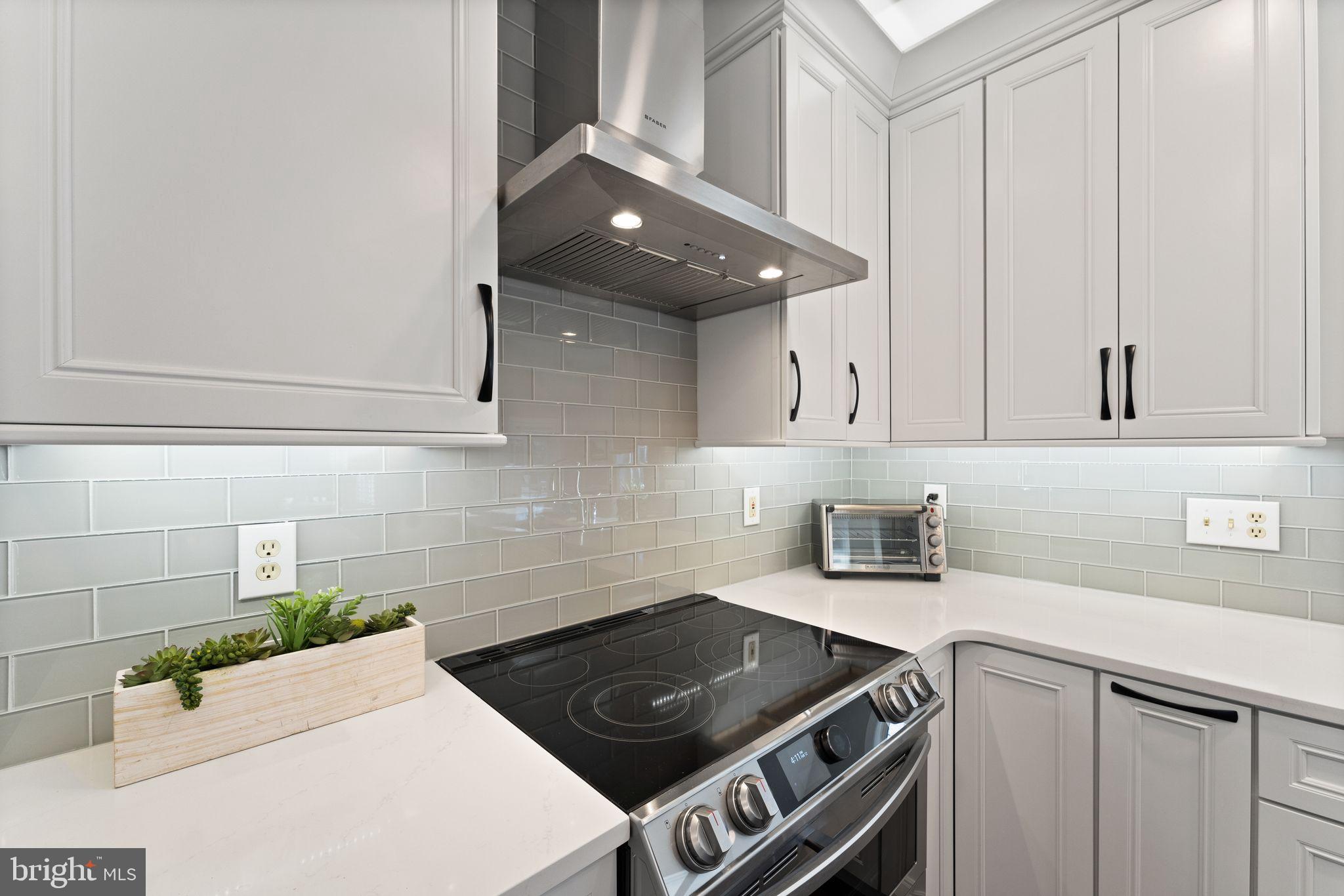 CHANTILLY ESTATES - Residential