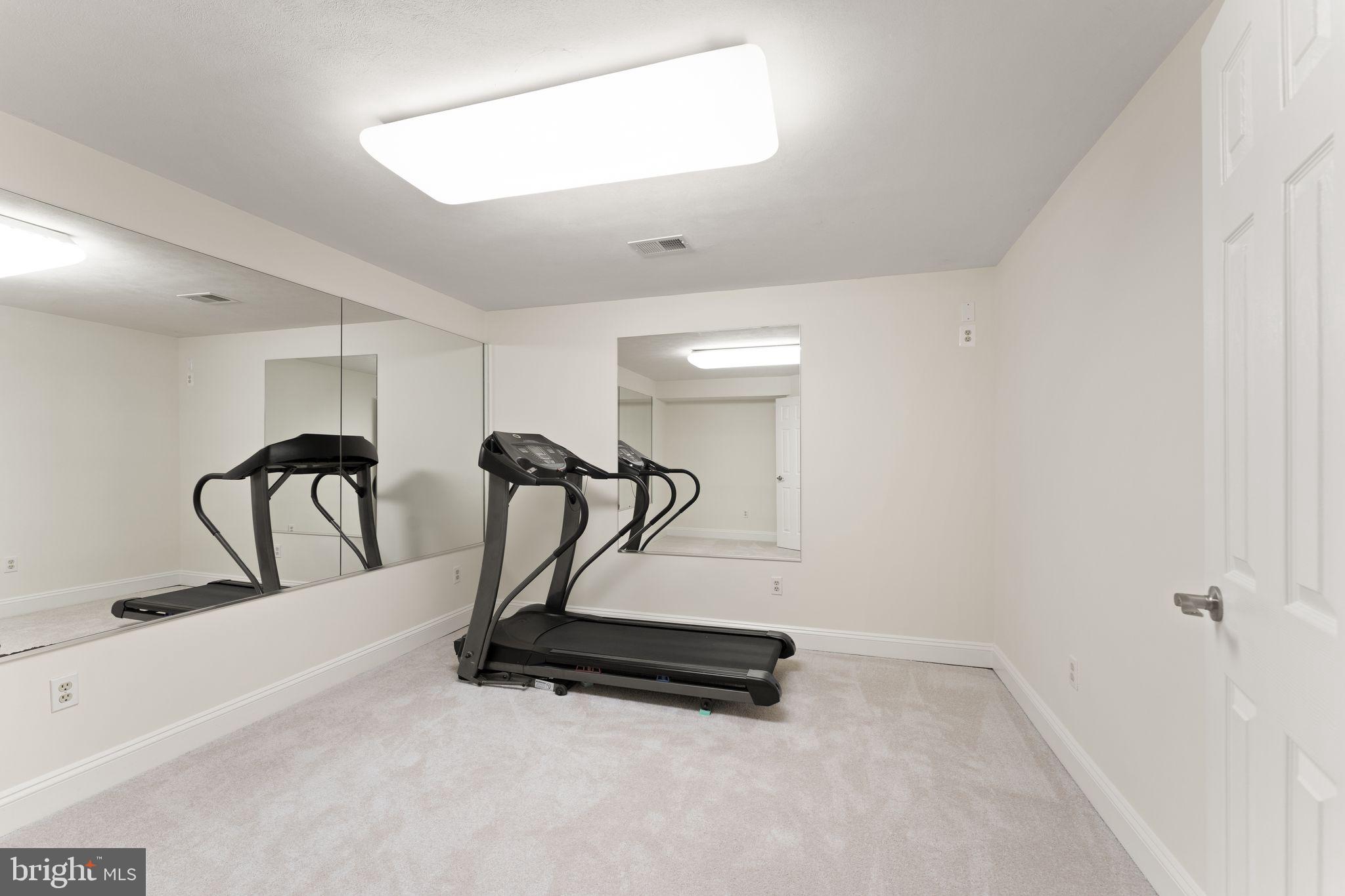 CHANTILLY ESTATES - Residential