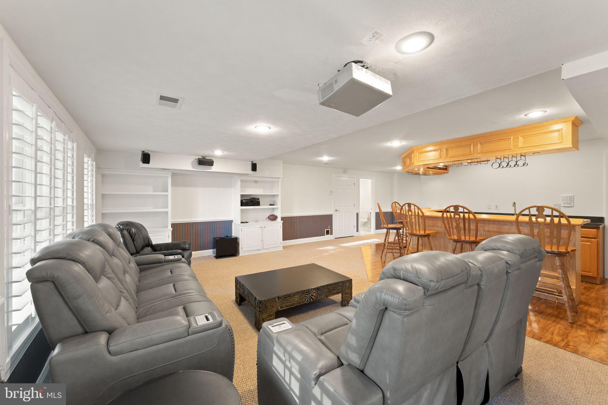 CHANTILLY ESTATES - Residential