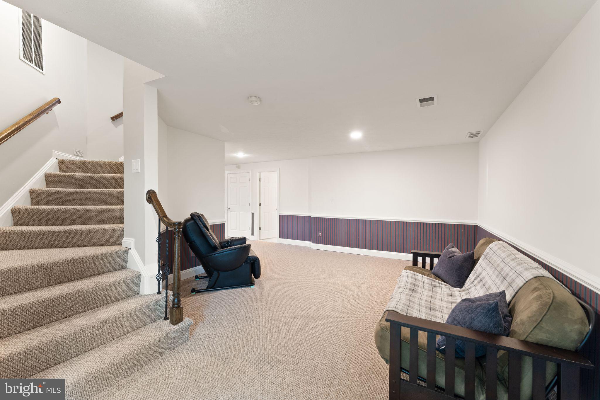 CHANTILLY ESTATES - Residential