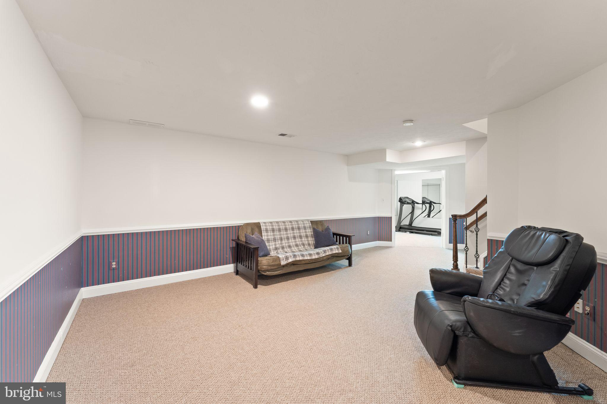 CHANTILLY ESTATES - Residential