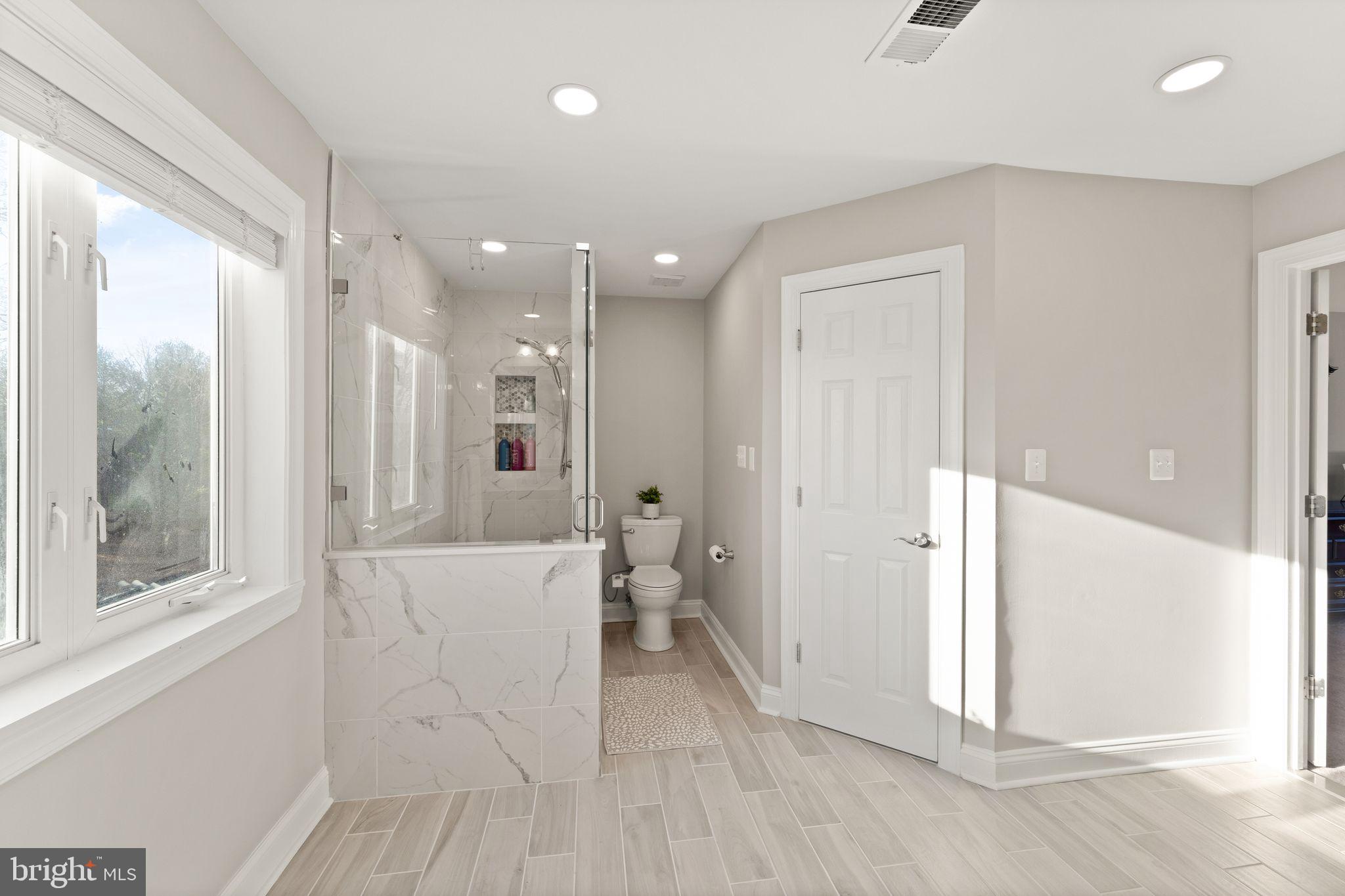 CHANTILLY ESTATES - Residential