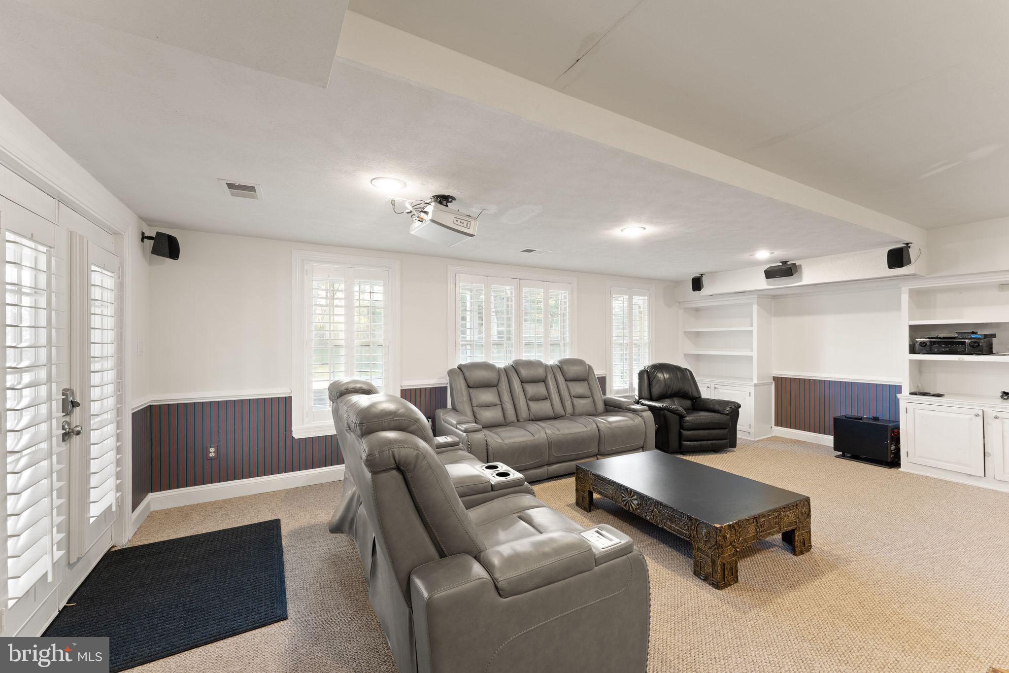 CHANTILLY ESTATES - Residential