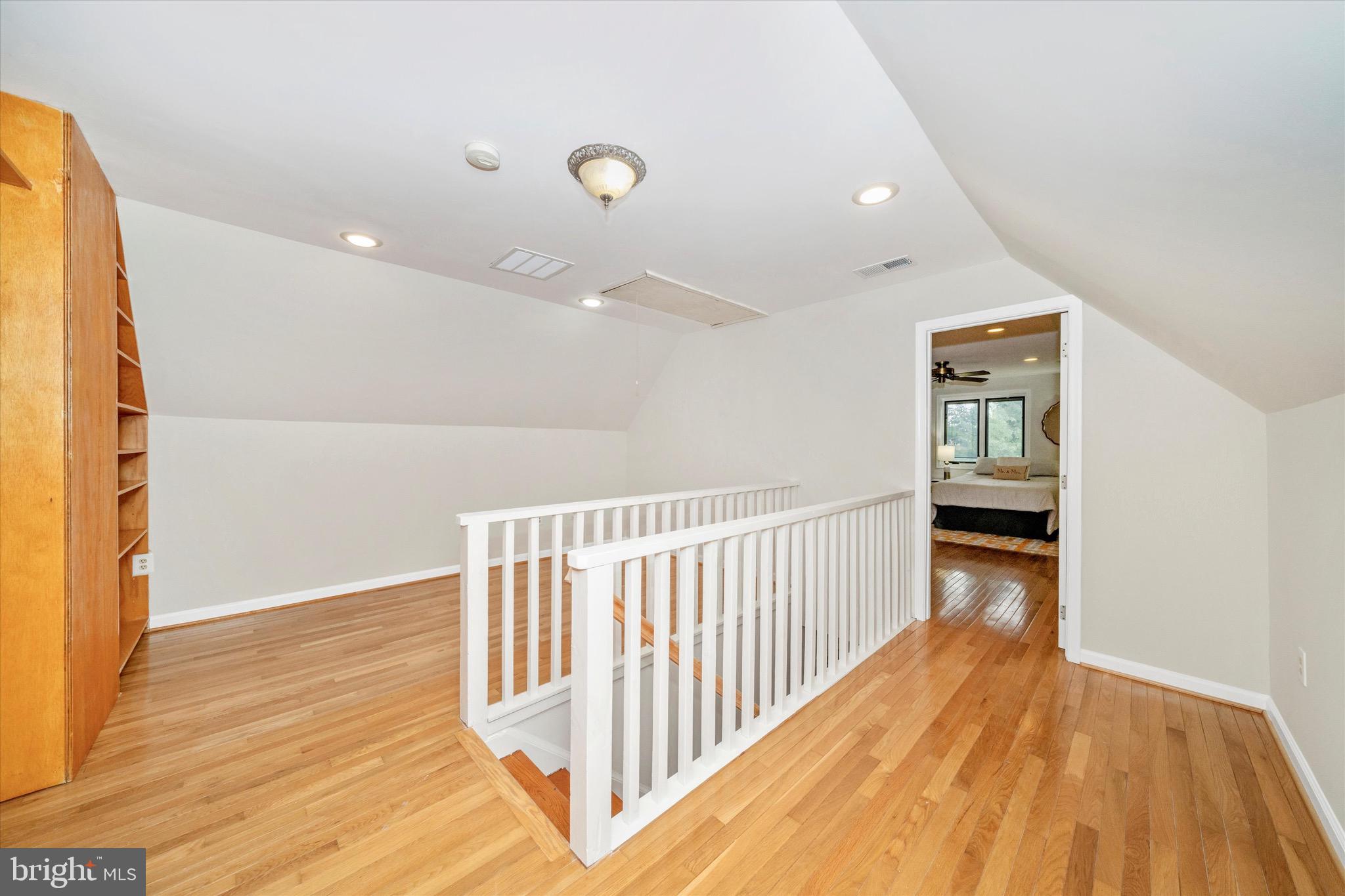 MICHIGAN PARK HILLS - Residential