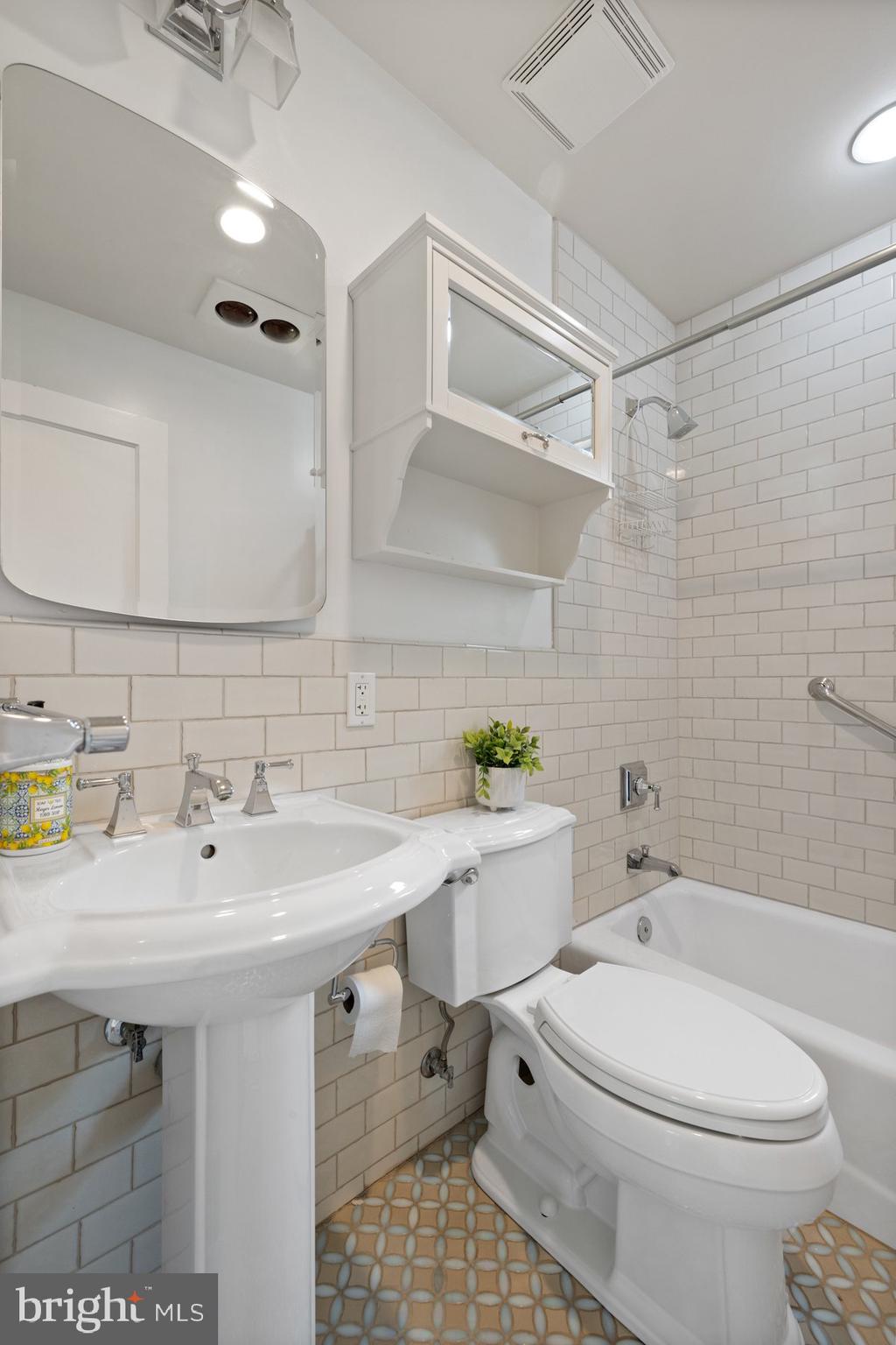 GARRETT PARK ESTATES - Residential