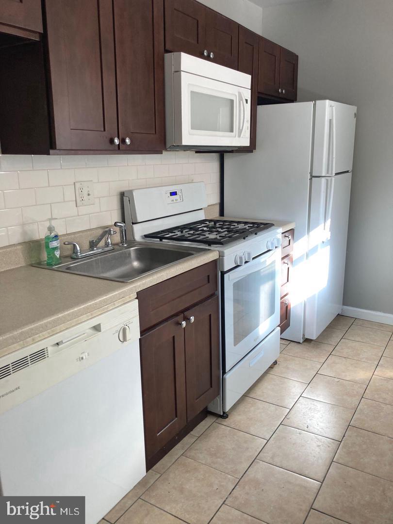 POINT BREEZE - Residential Lease