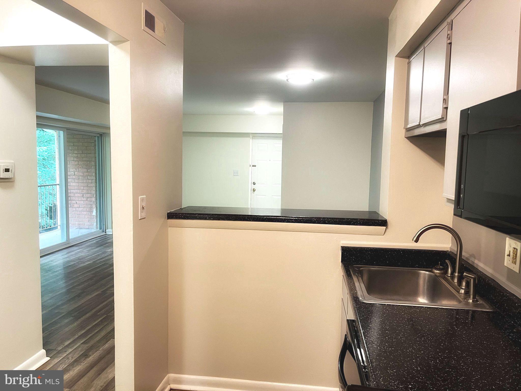 2656 BOWEN ROAD SE 402