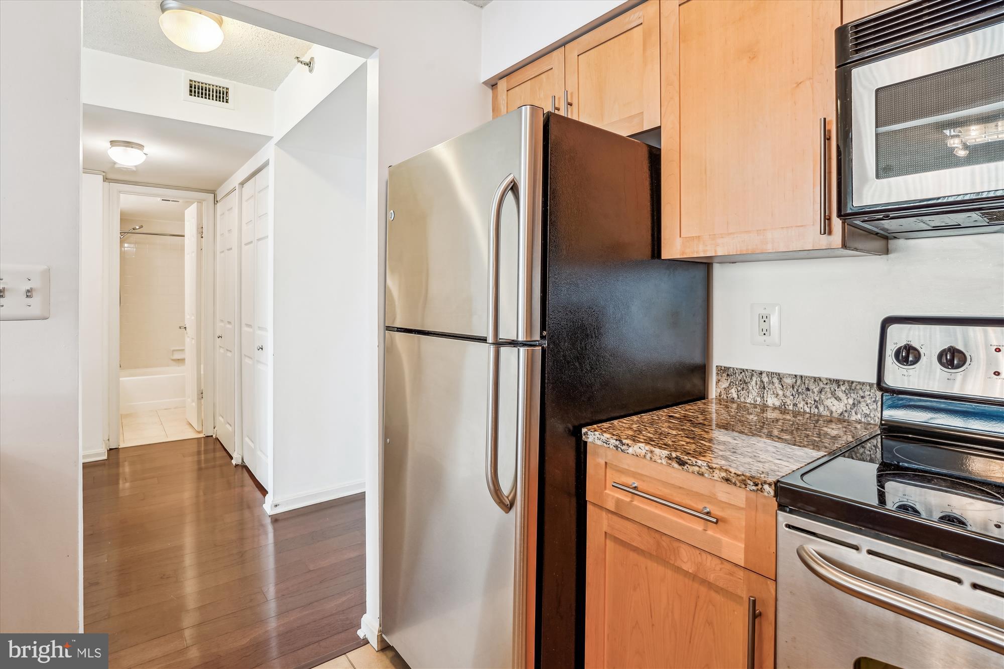 10101 GROSVENOR PLACE 407