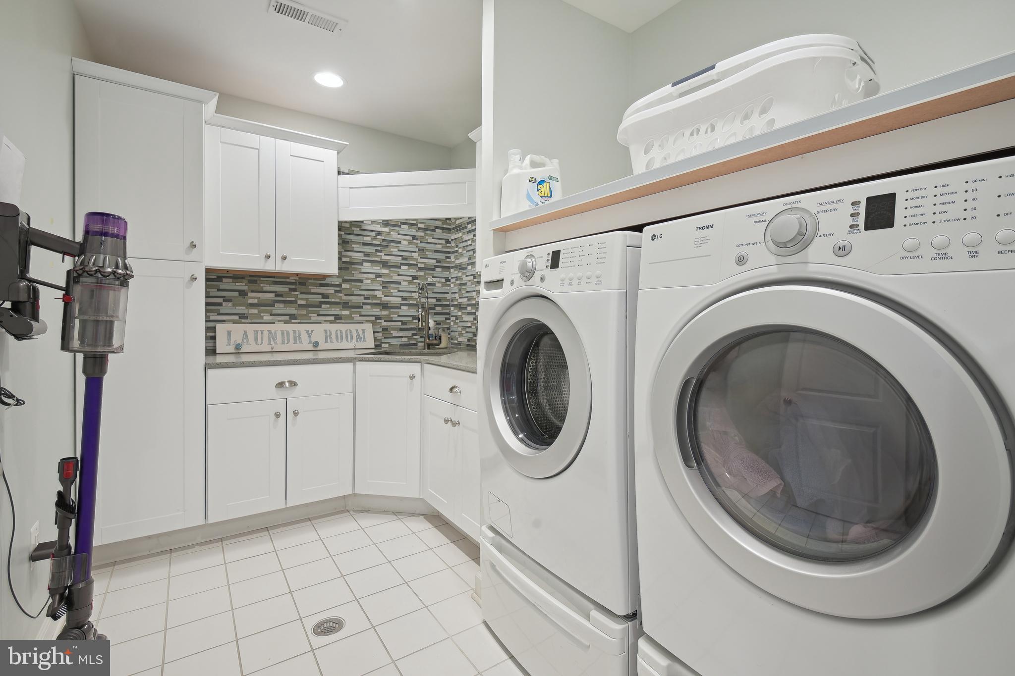 ALTA VISTA TERRACE - Residential