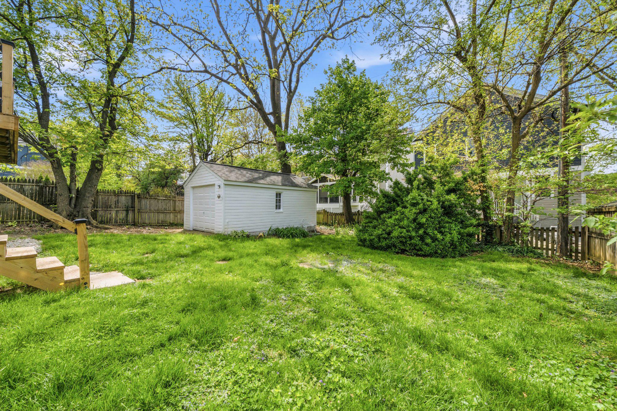 FALLS CHURCH PARK - Residential