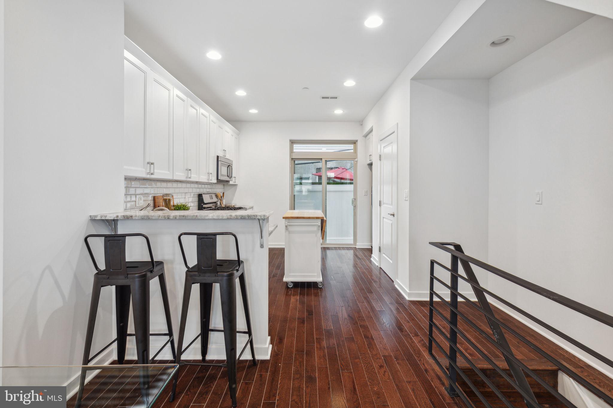 POINT BREEZE - Residential