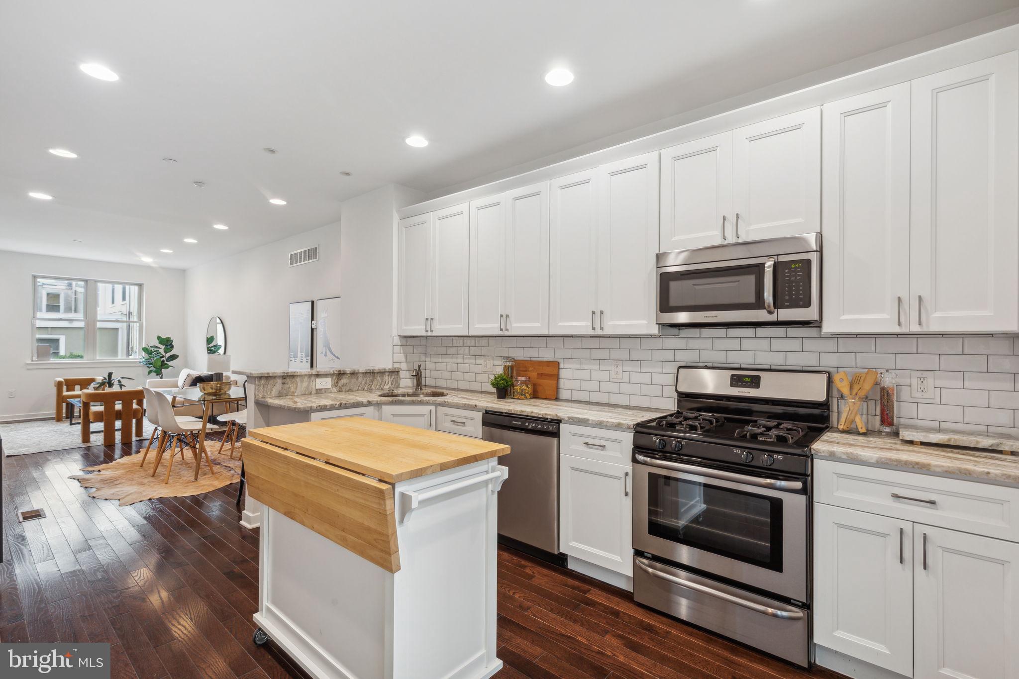 POINT BREEZE - Residential