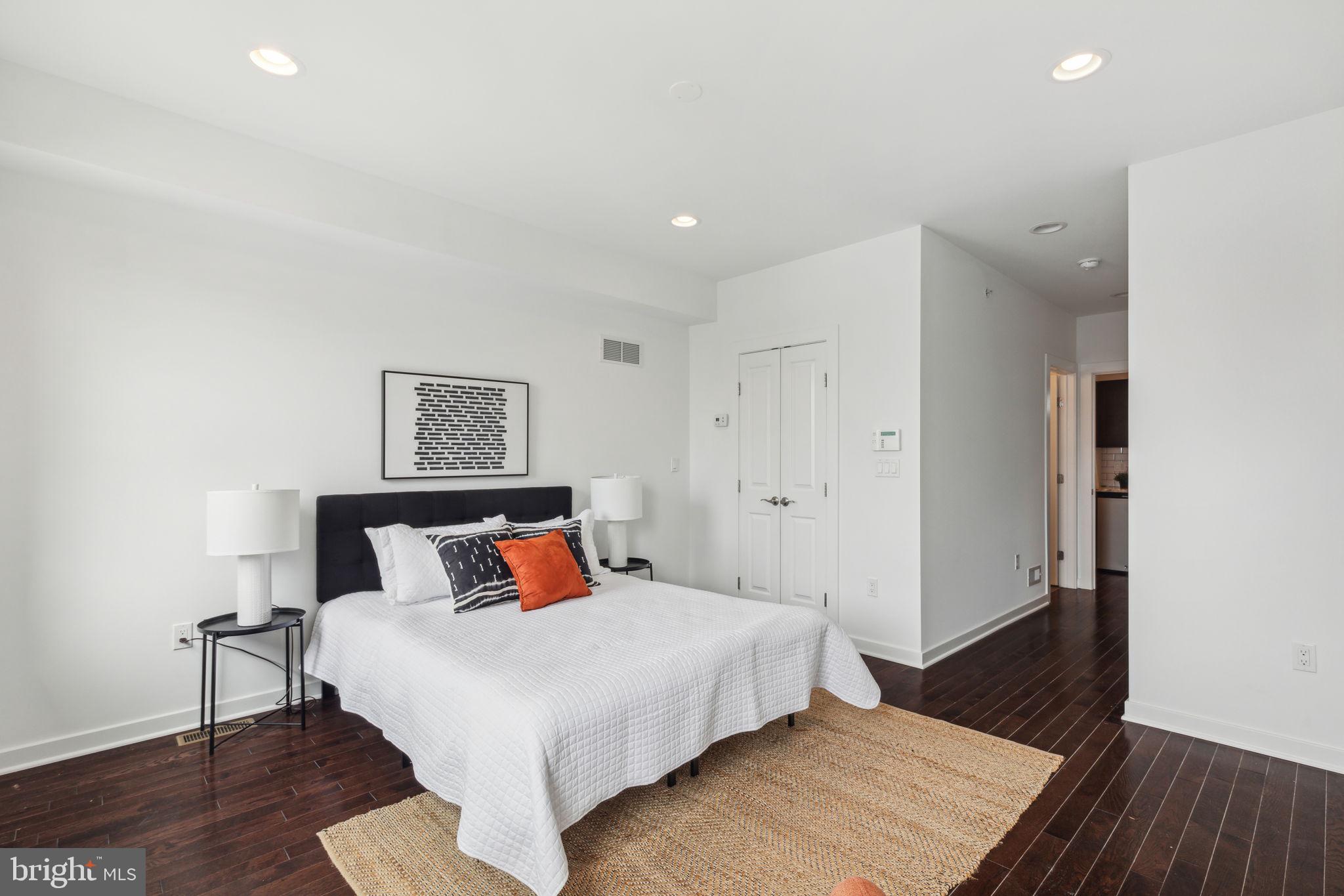 POINT BREEZE - Residential