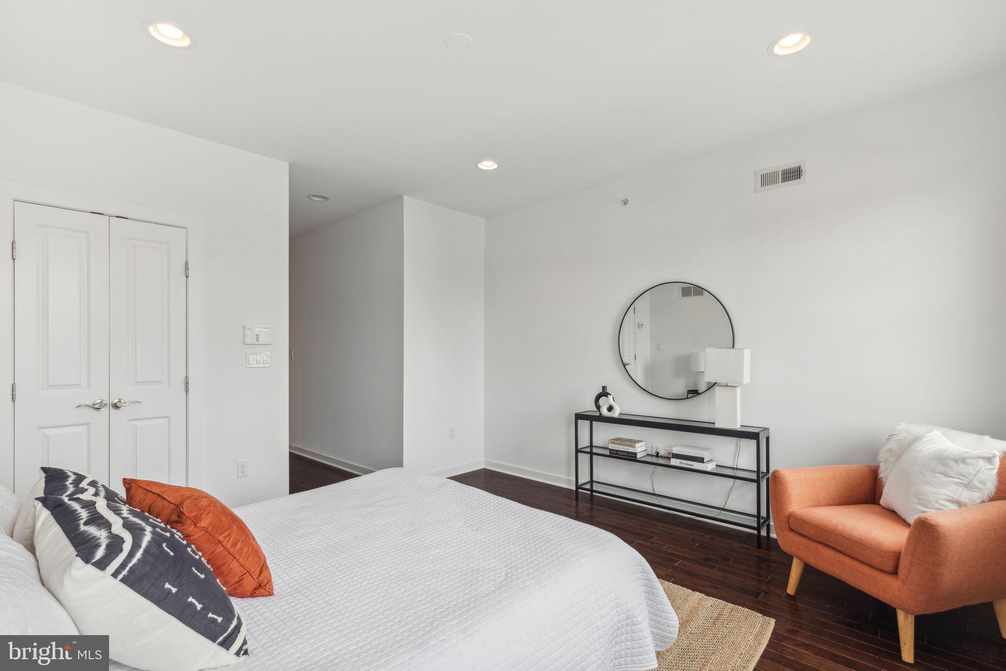 POINT BREEZE - Residential