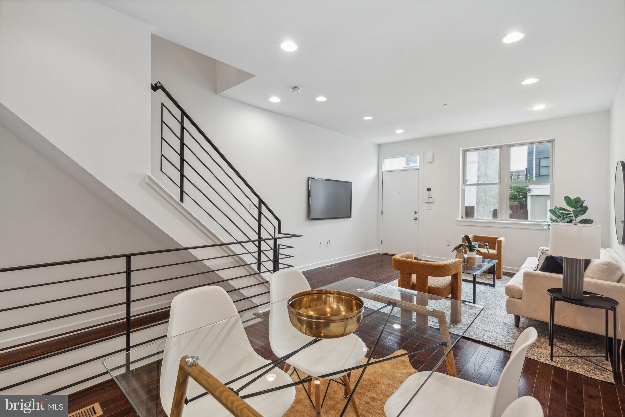 POINT BREEZE - Residential