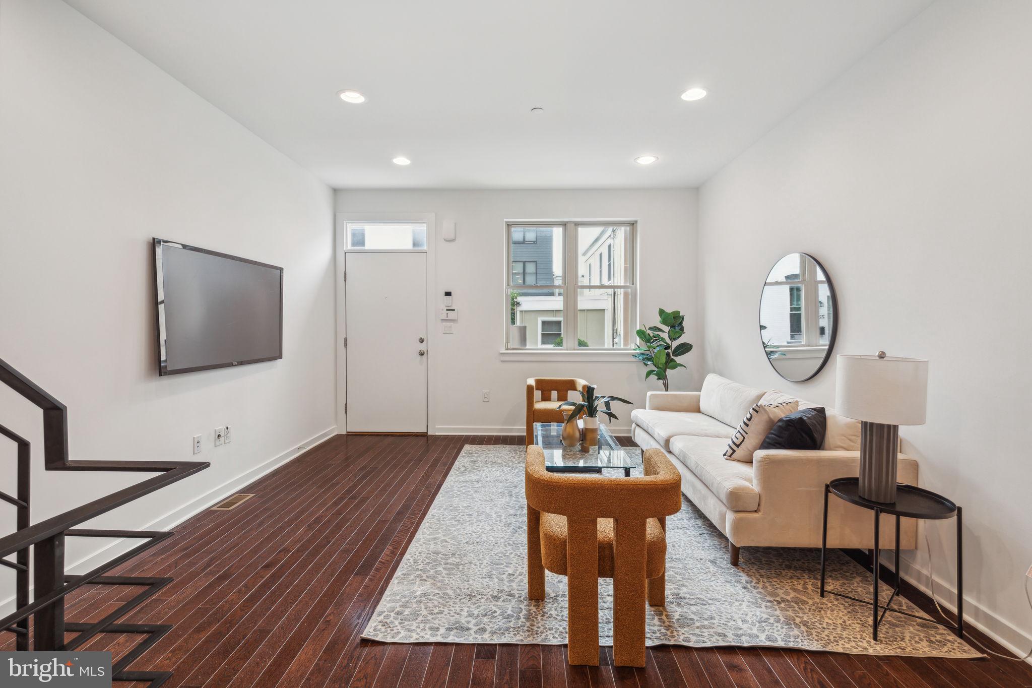 POINT BREEZE - Residential