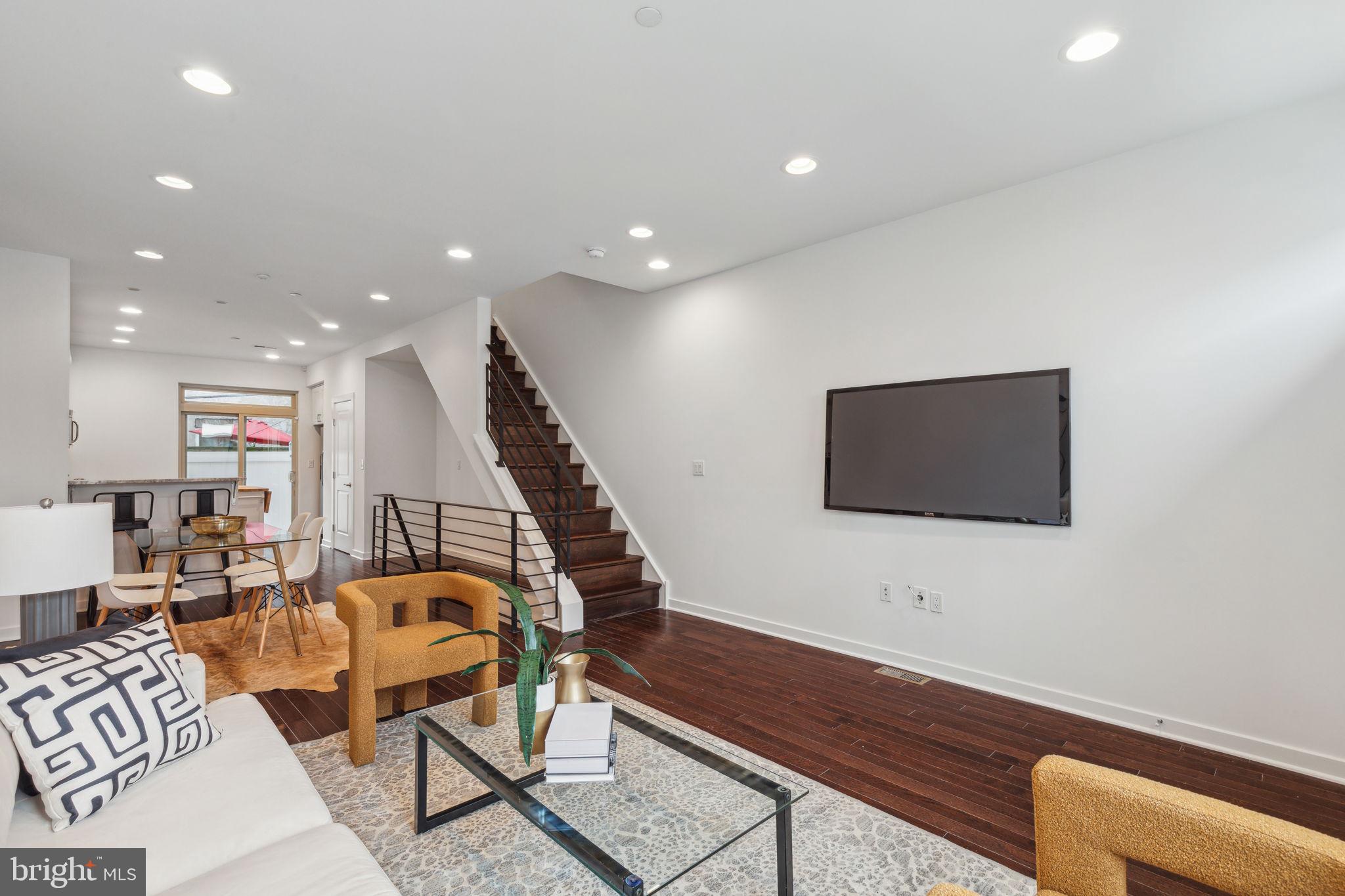 POINT BREEZE - Residential