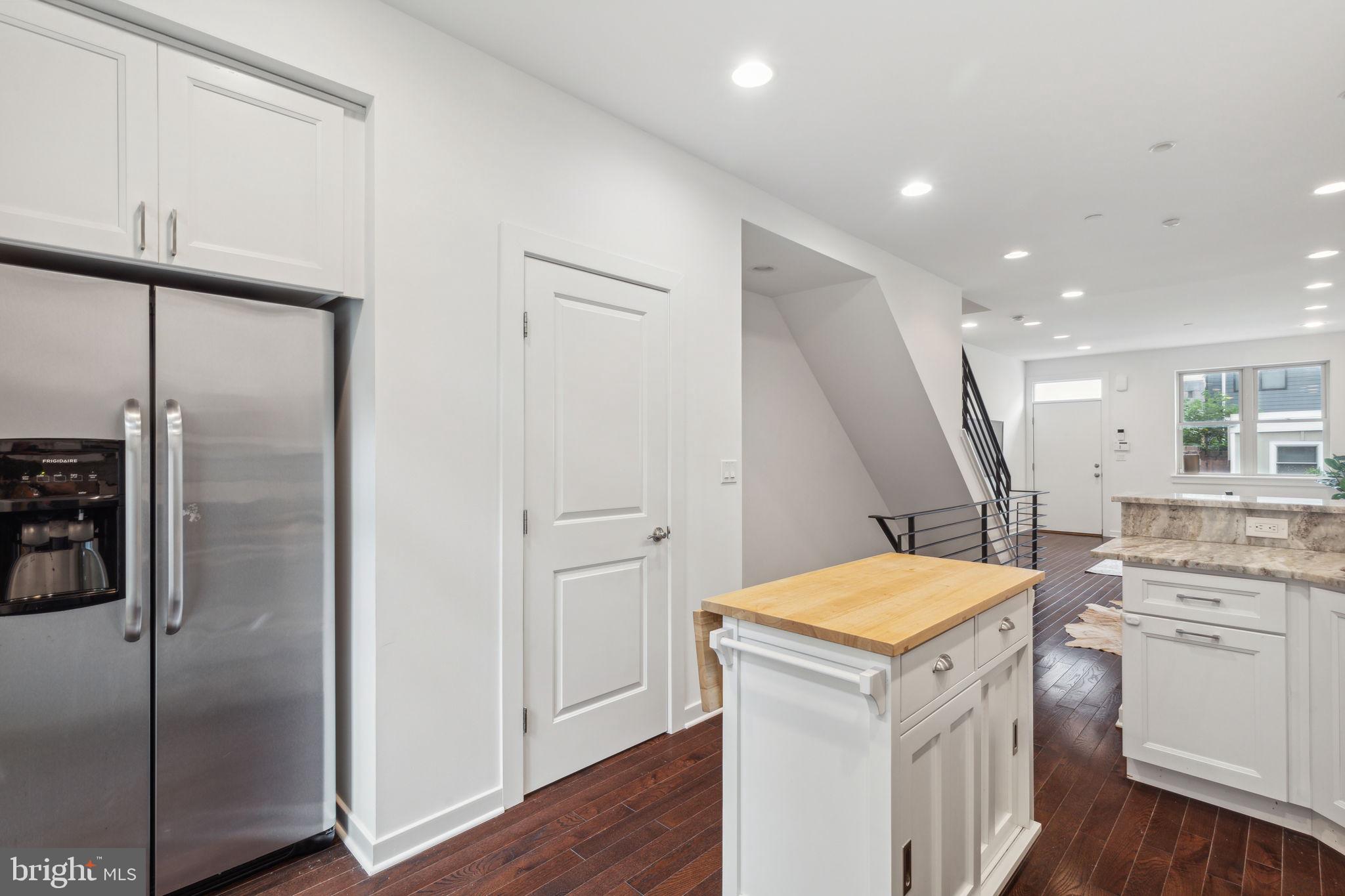 POINT BREEZE - Residential