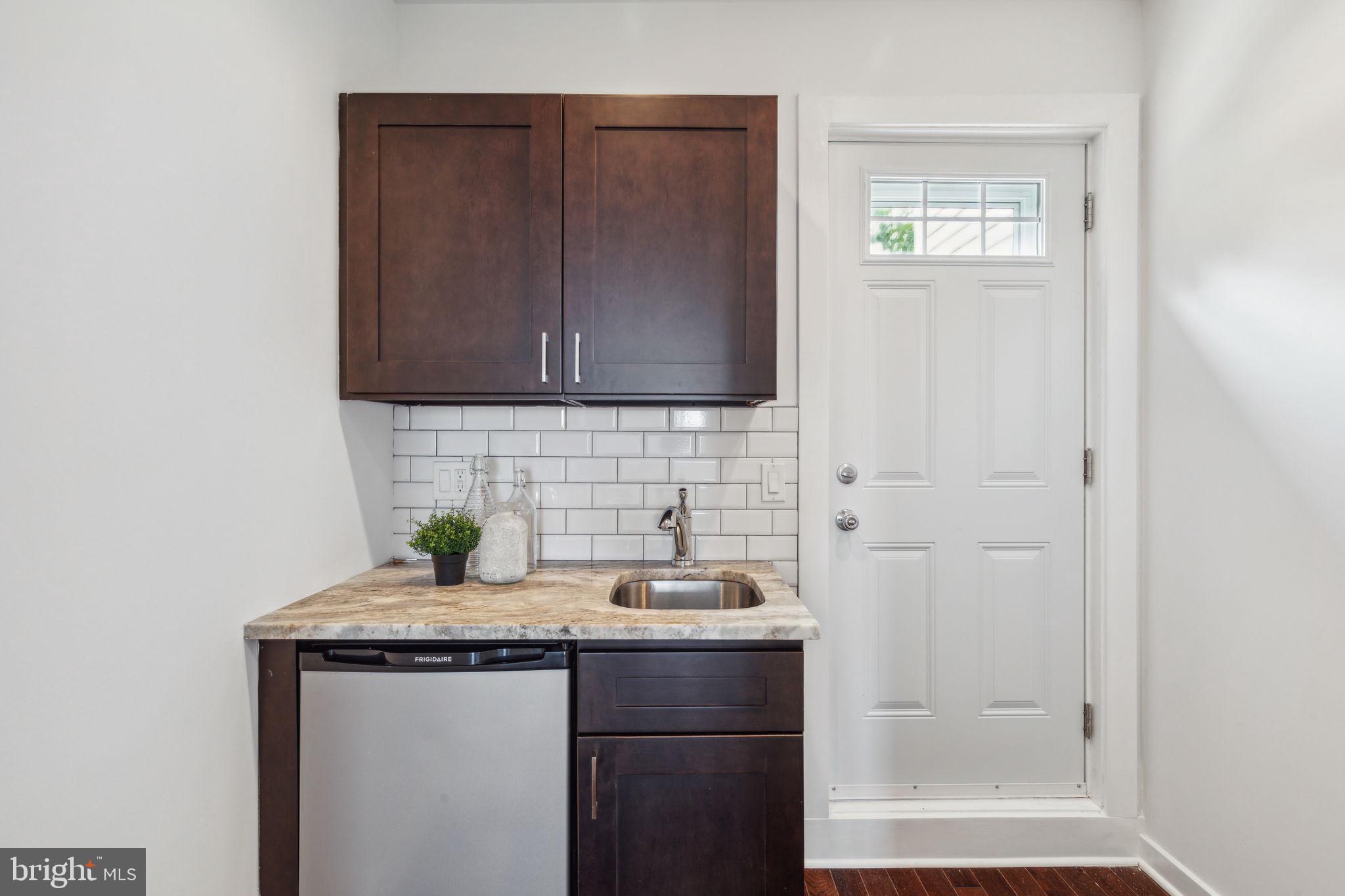 POINT BREEZE - Residential