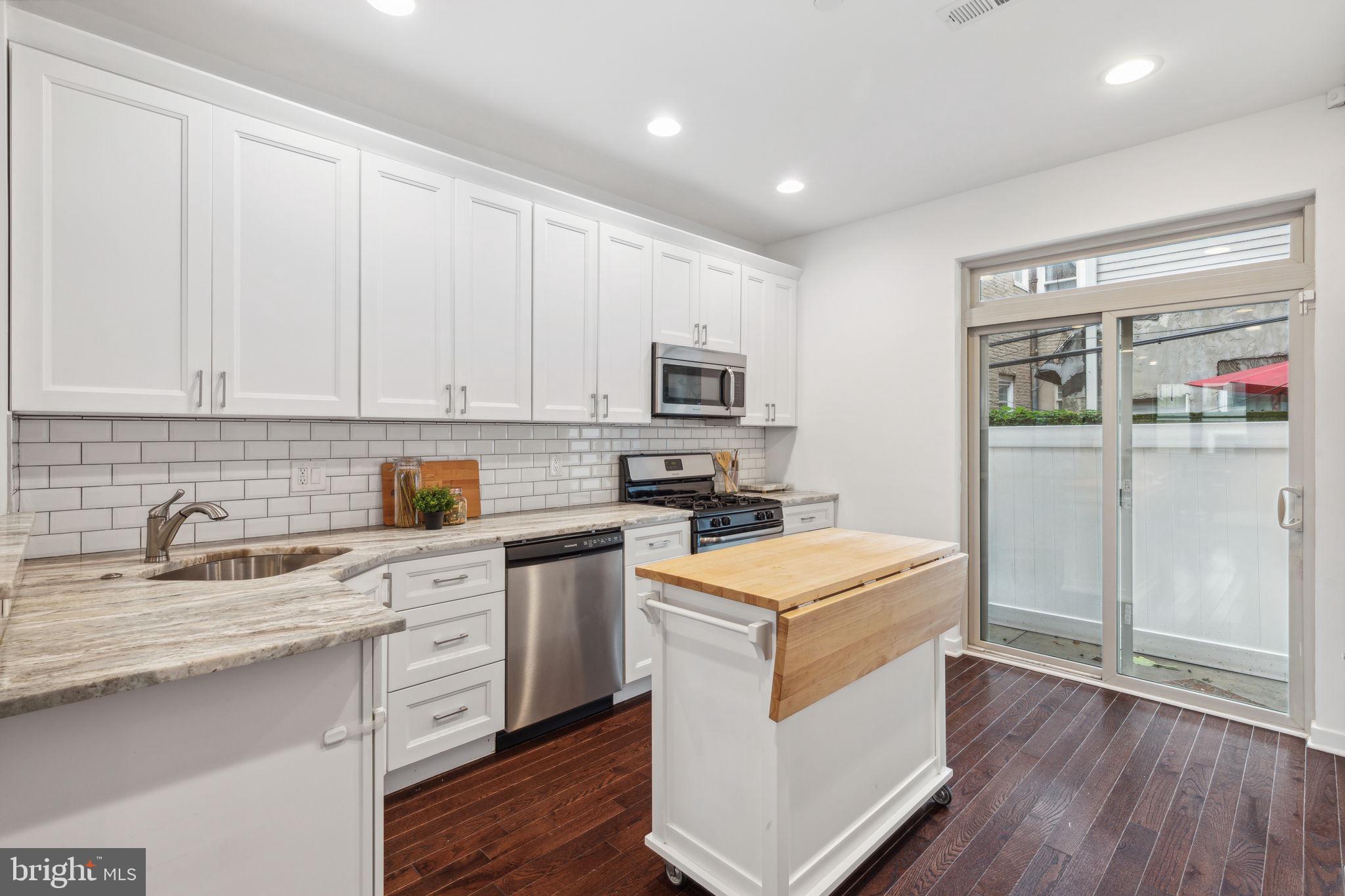 POINT BREEZE - Residential