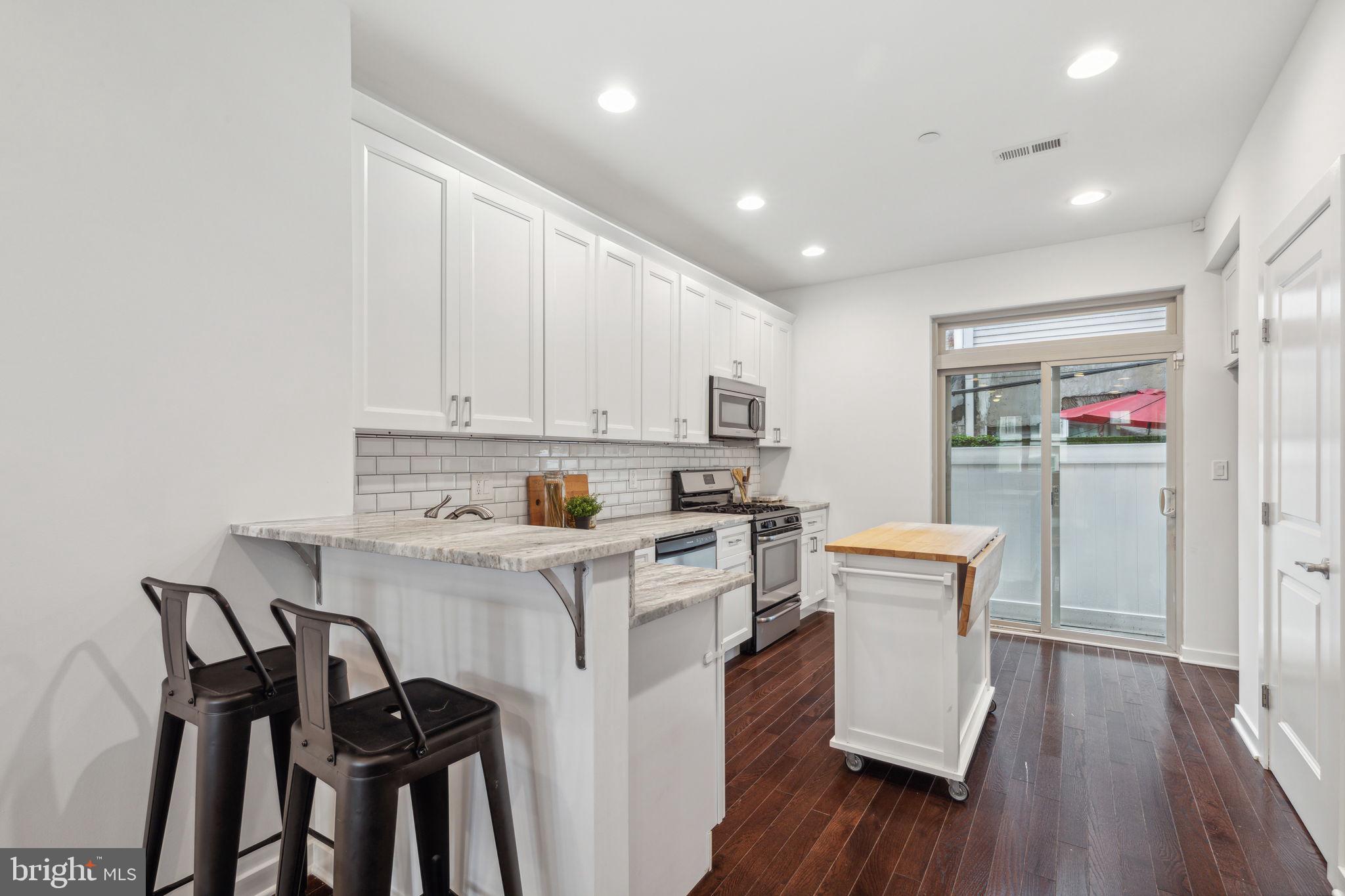 POINT BREEZE - Residential