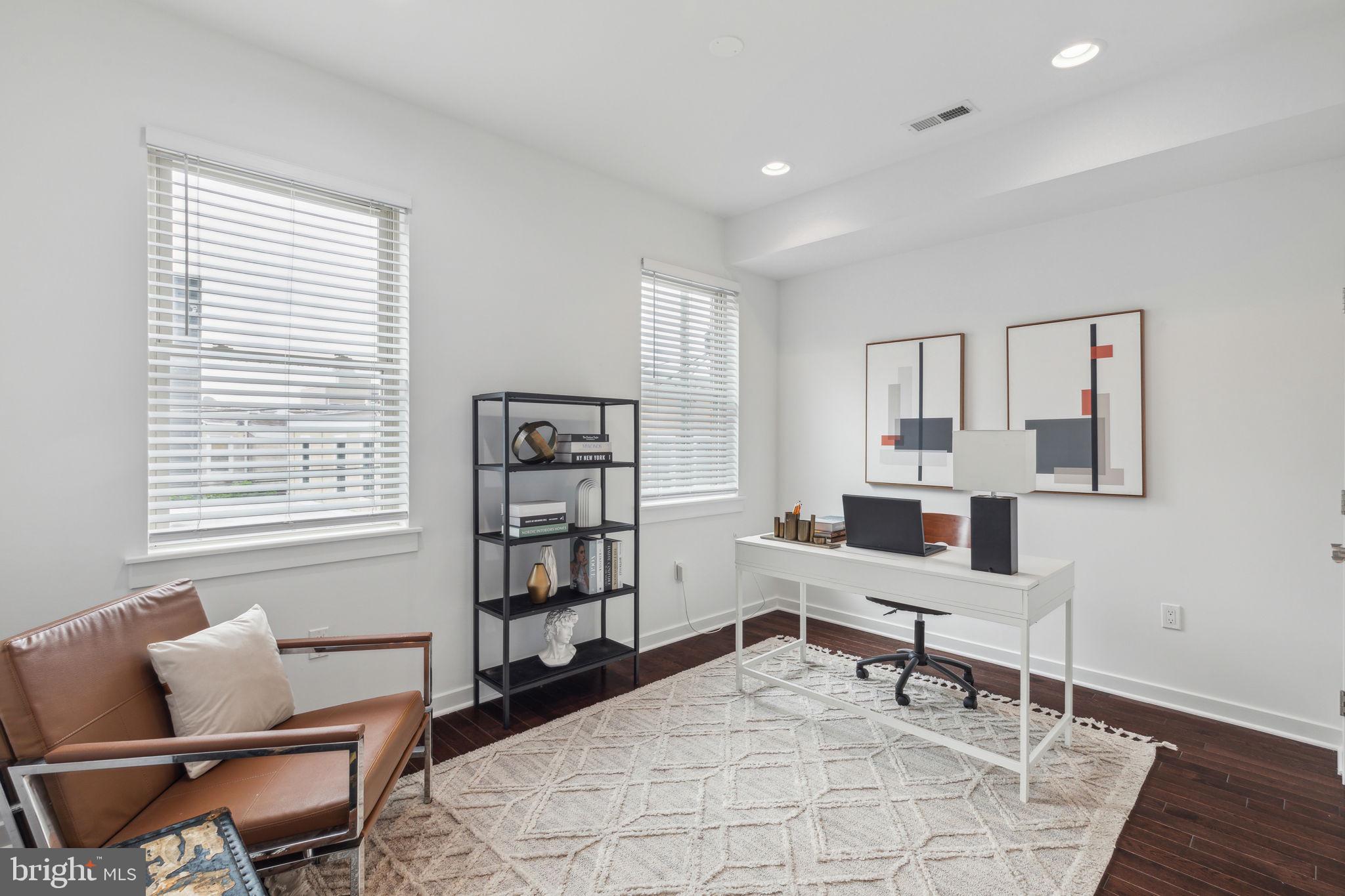 POINT BREEZE - Residential