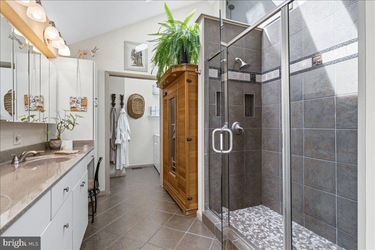 COLDSTREAM - Residential