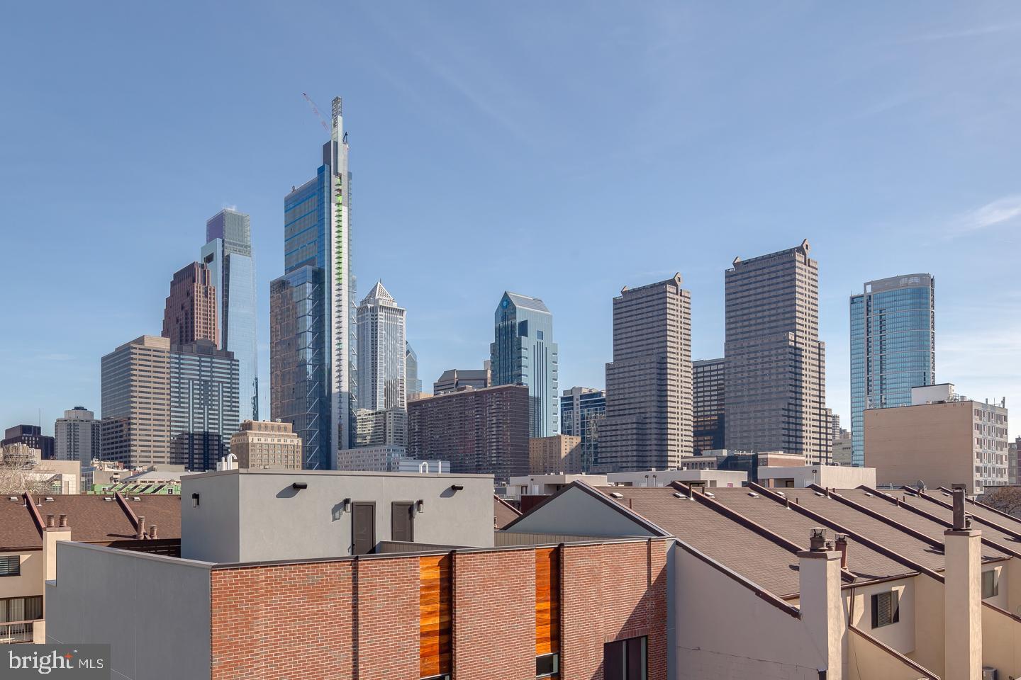 LOGAN SQUARE - Residential