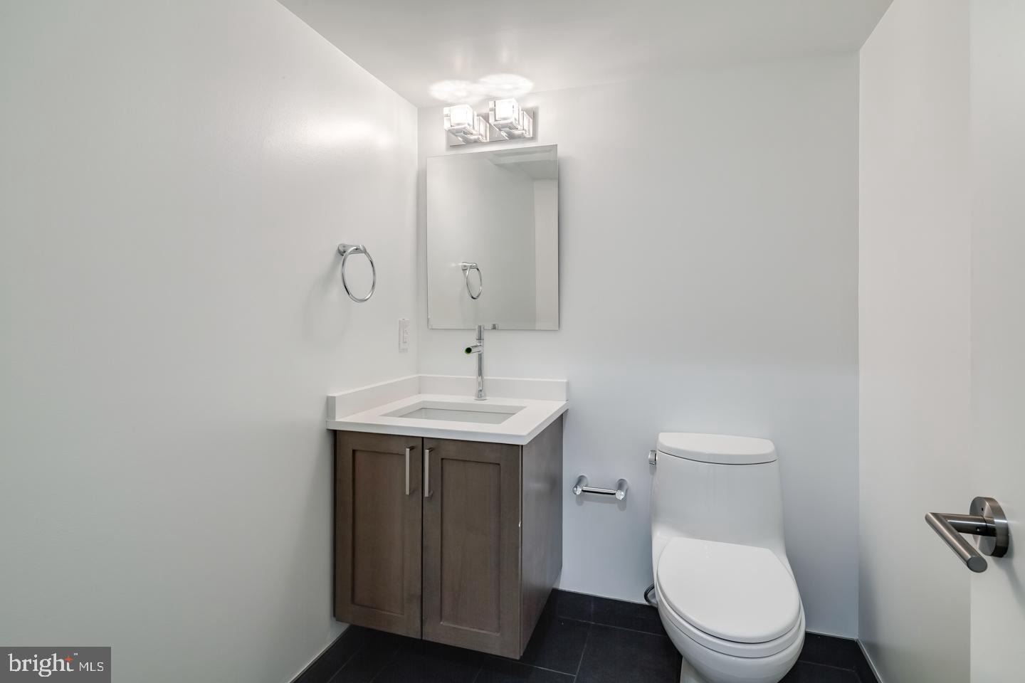 LOGAN SQUARE - Residential