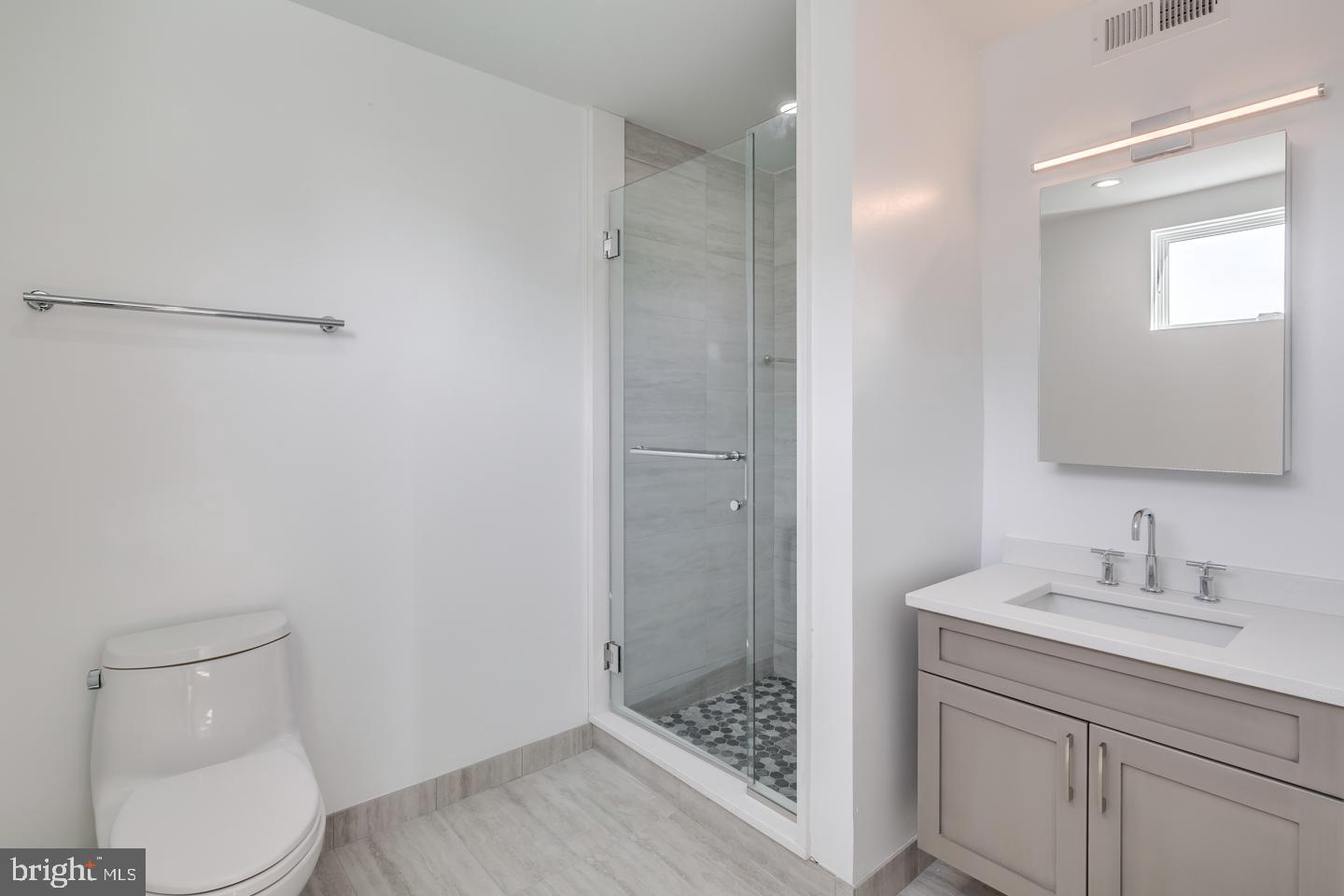 LOGAN SQUARE - Residential