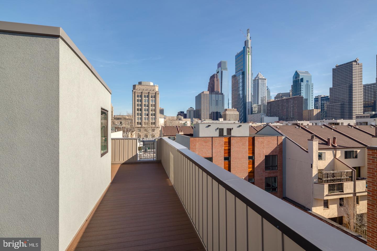 LOGAN SQUARE - Residential