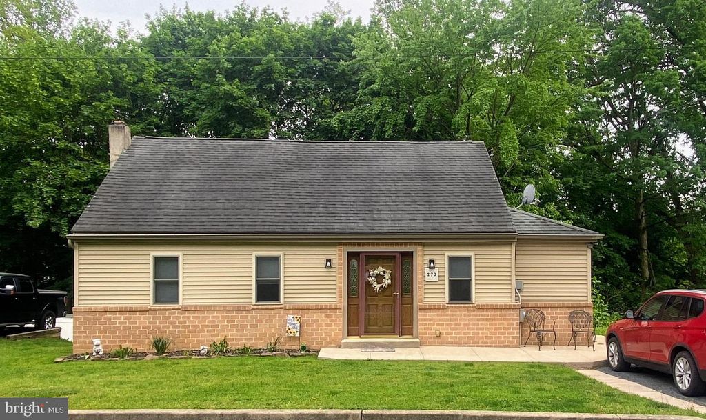 Photo of 273 Ridge Avenue, EPHRATA, PA 17522 (MLS # PALA2069790)