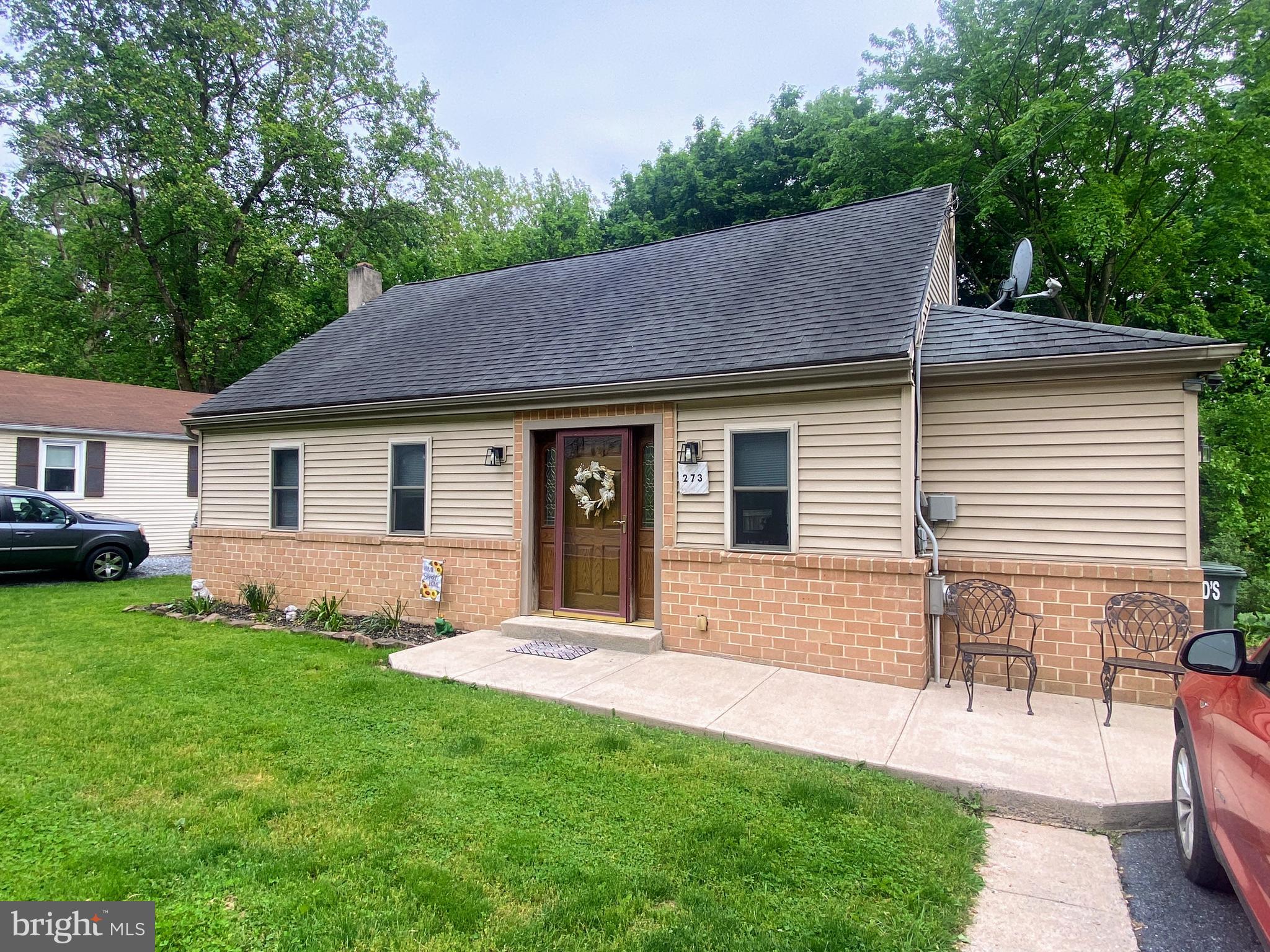 273 RIDGE AVENUE