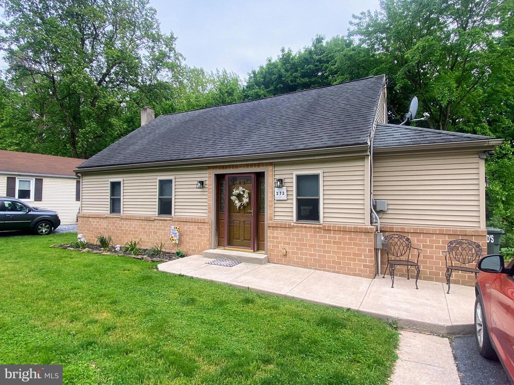 Photo of 273 Ridge Avenue, EPHRATA, PA 17522 (MLS # PALA2069790)