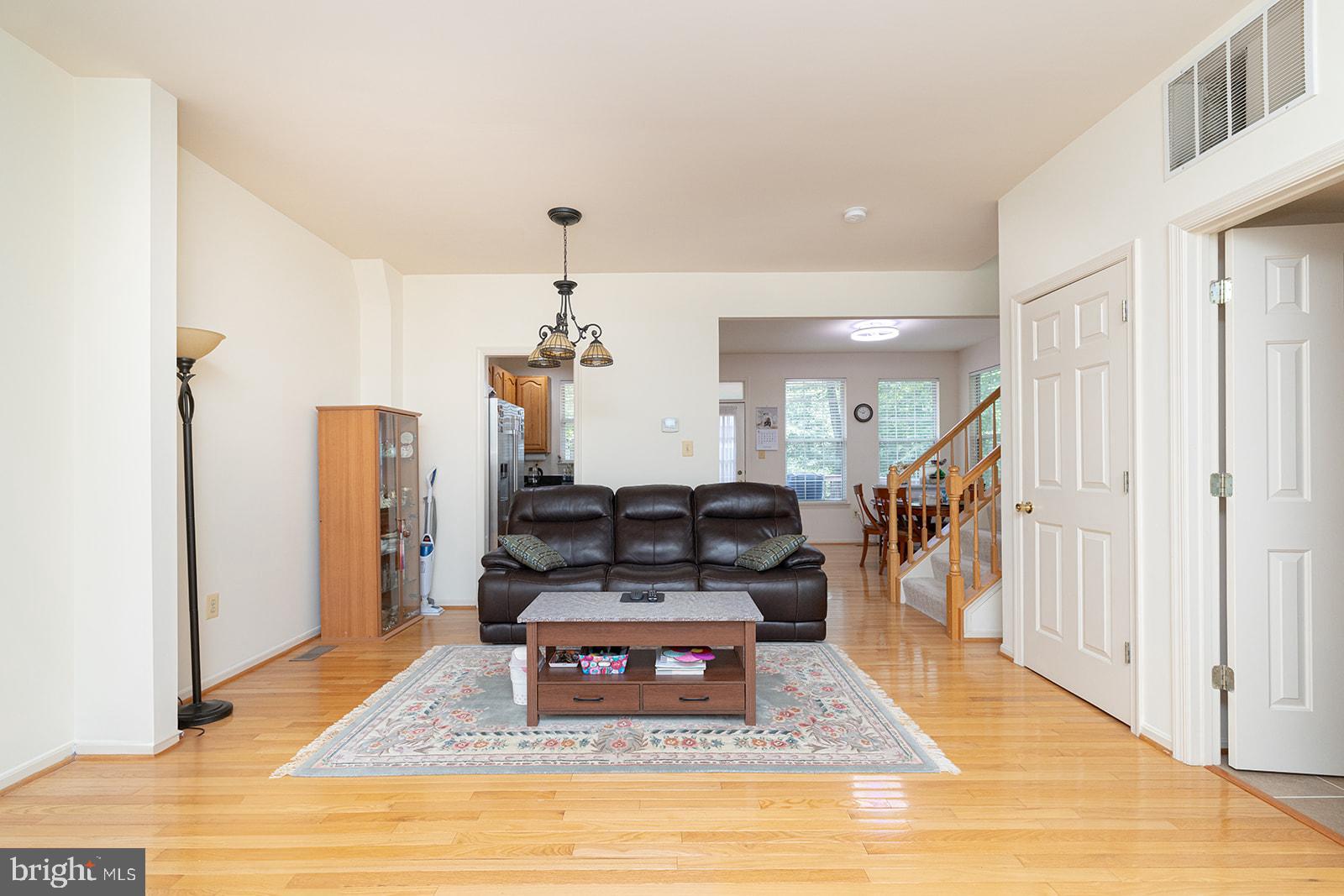 5819 STREAM POND COURT
